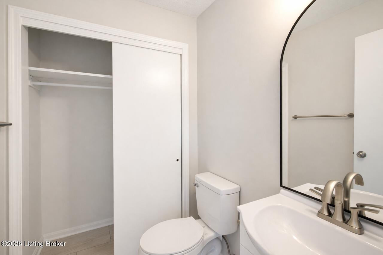 8006 Annella Way Property Photo 11