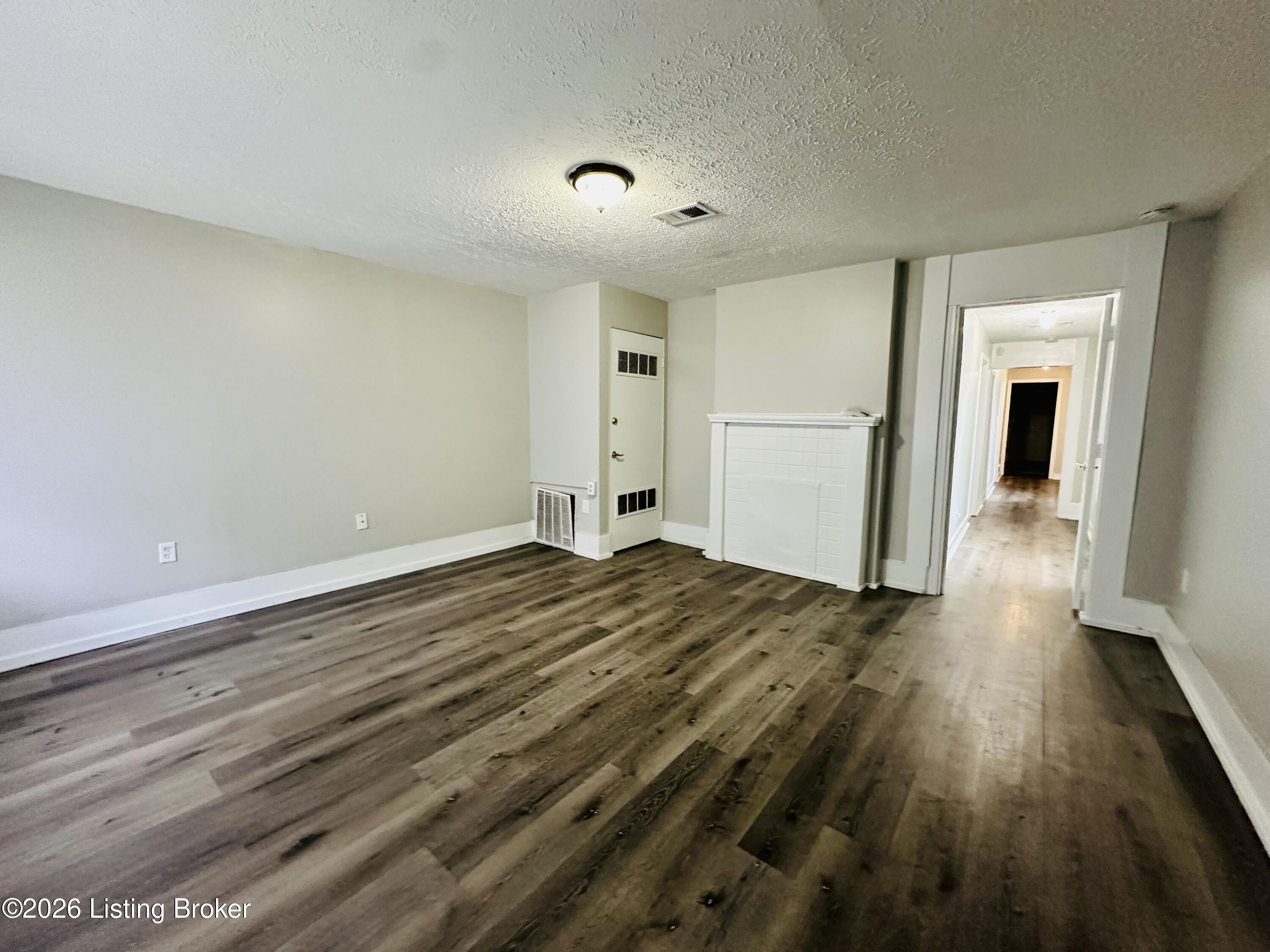 2300 W Madison St Property Photo 3