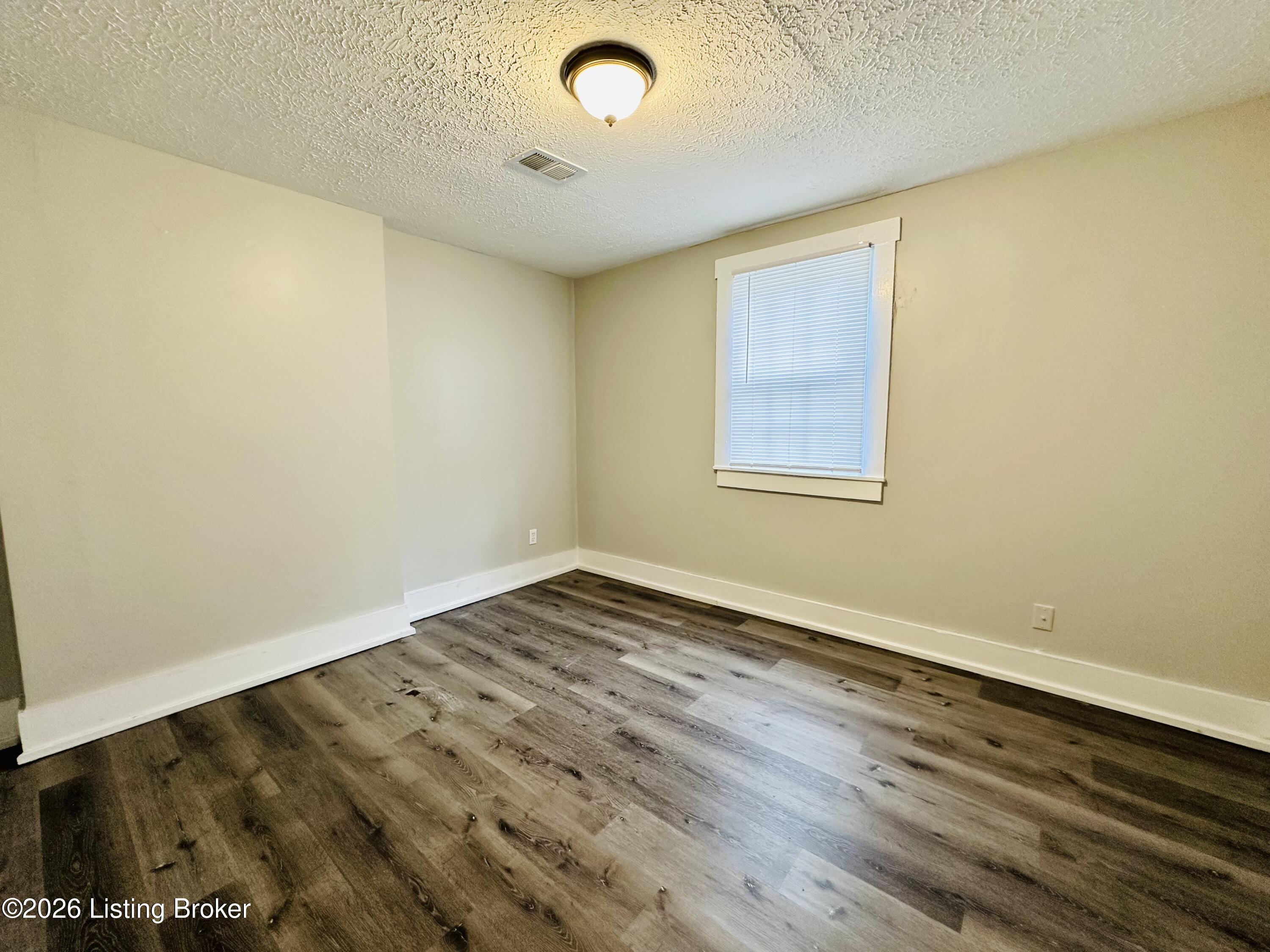 2300 W Madison St Property Photo 4