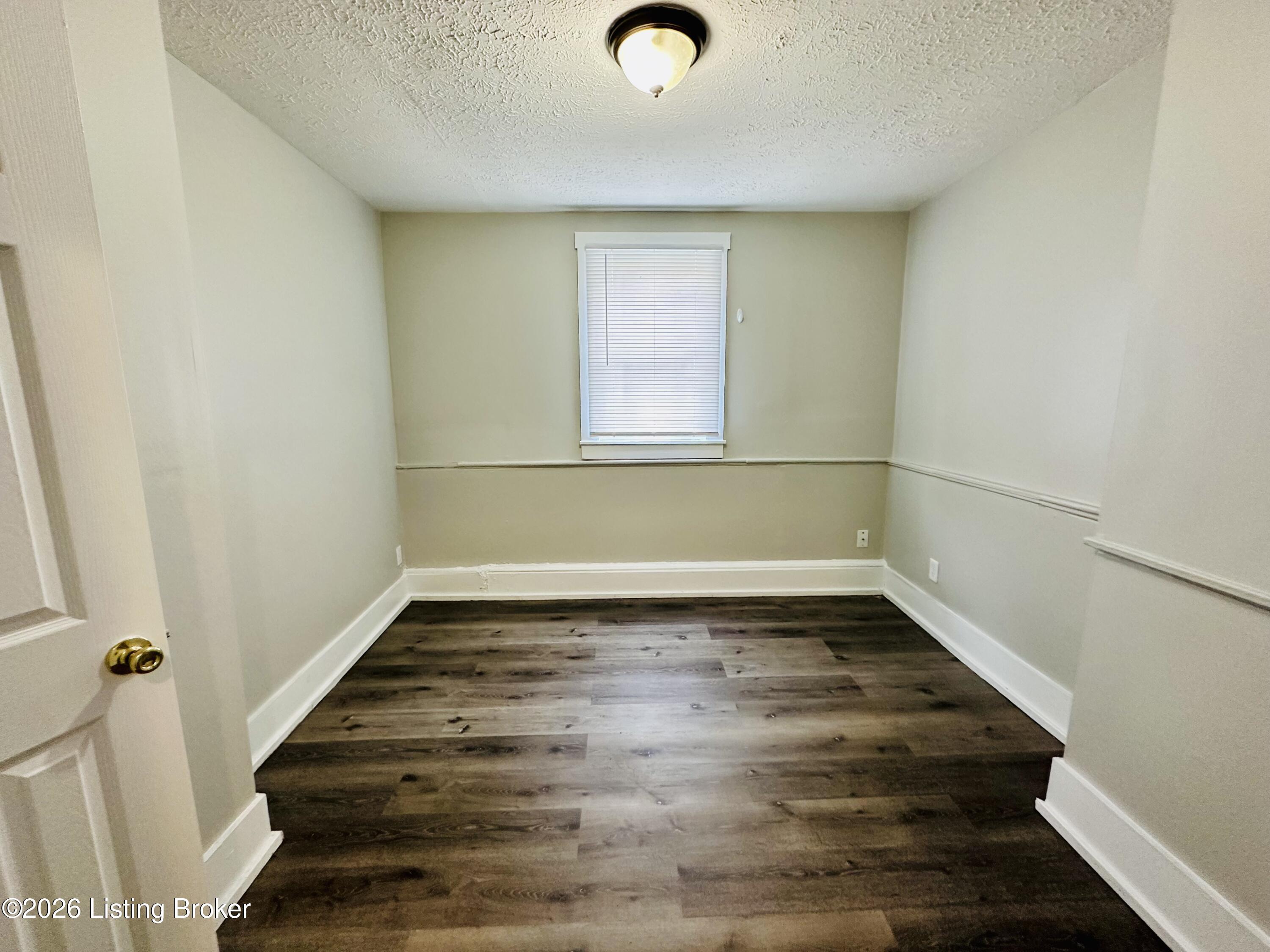 2300 W Madison St Property Photo 6