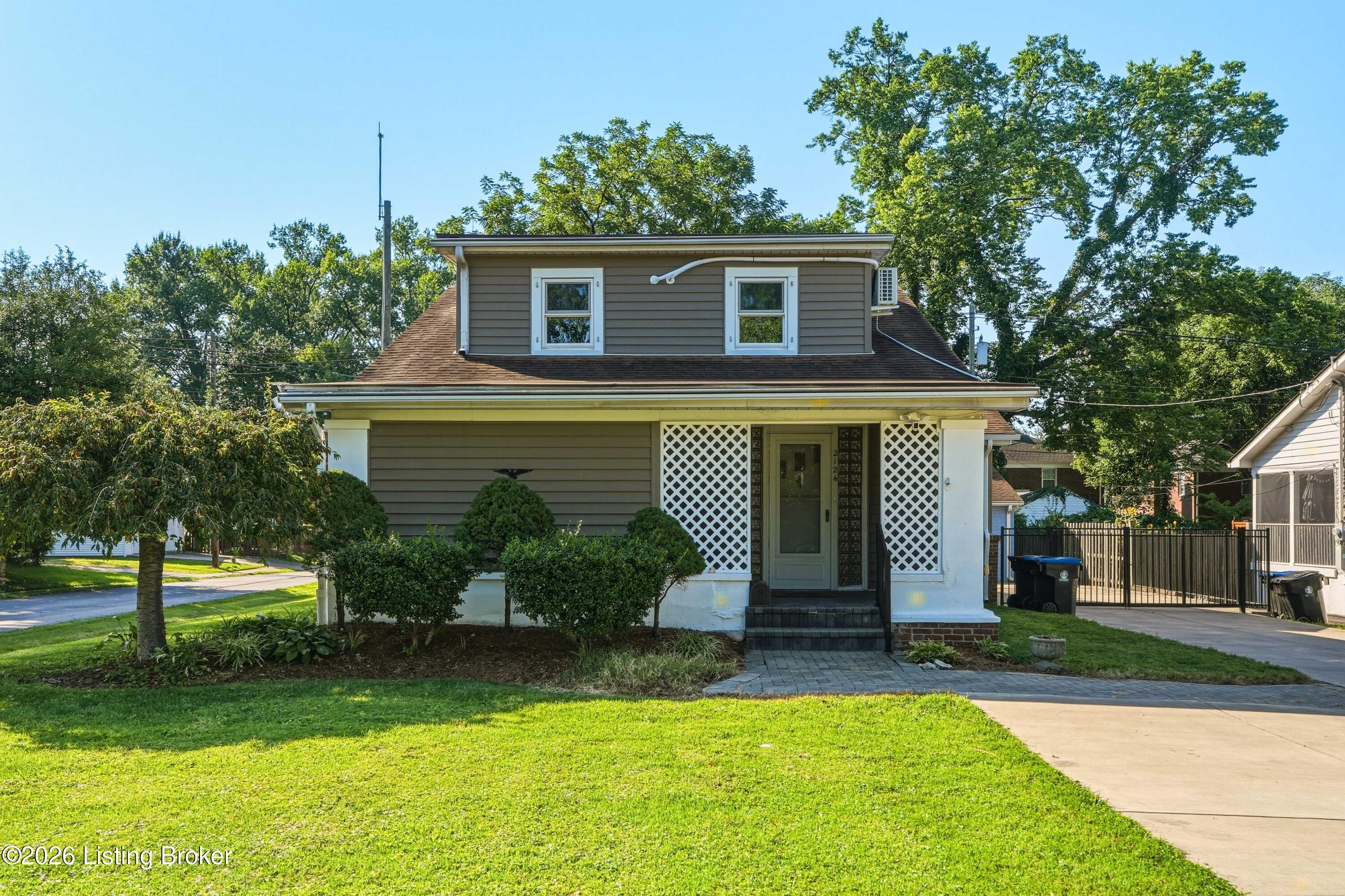 2124 Winston Ave Property Photo 1