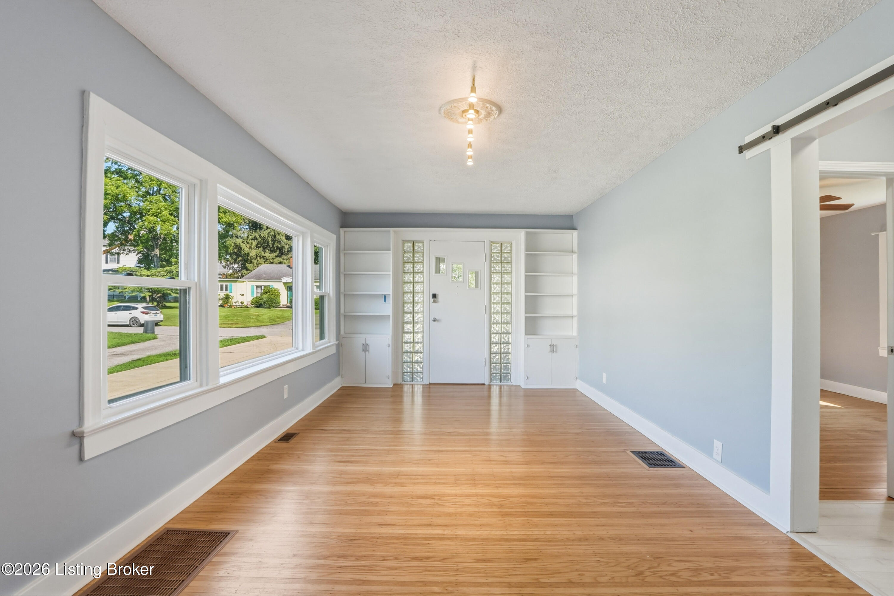 2124 Winston Ave Property Photo 6