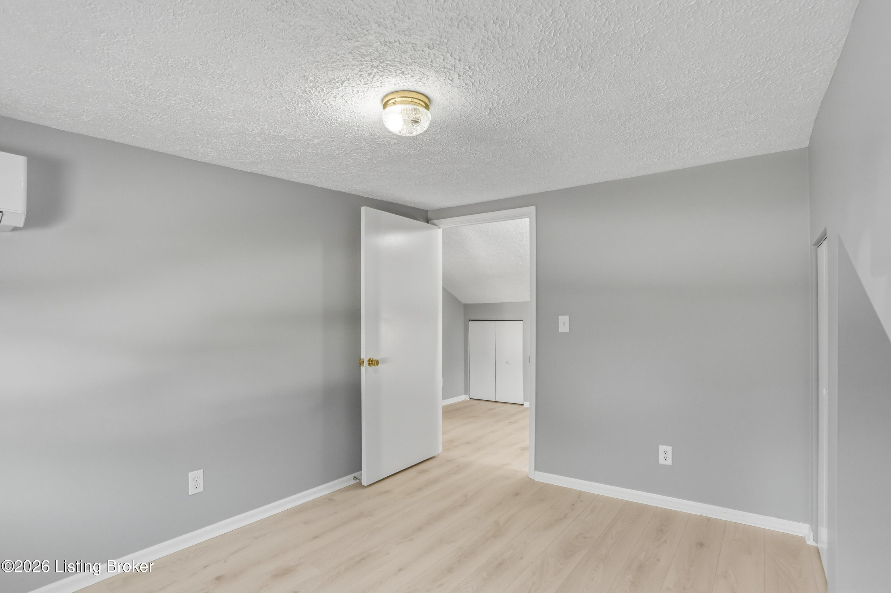 2124 Winston Ave Property Photo 32