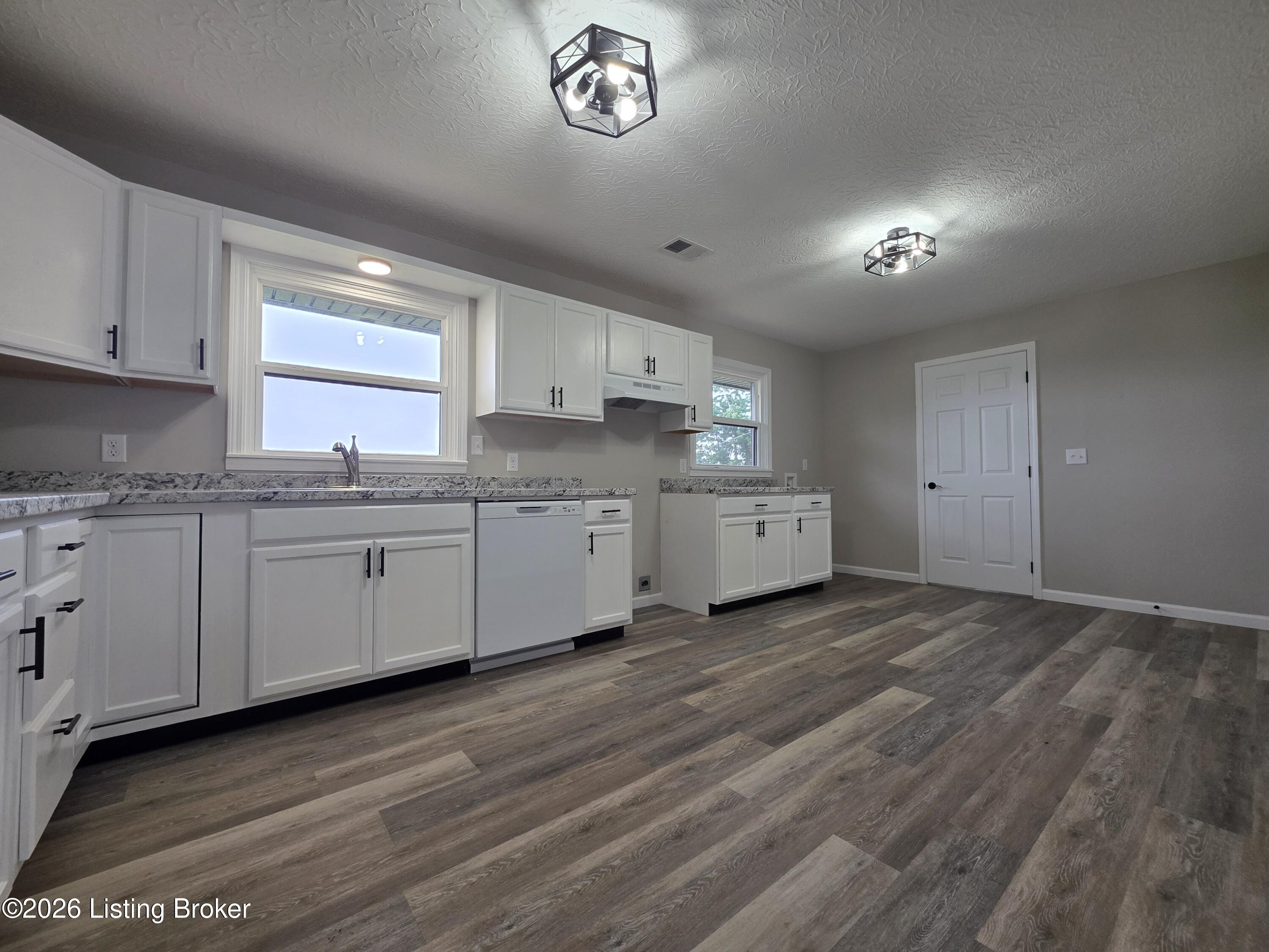 7792 Peonia Rd Property Photo 5