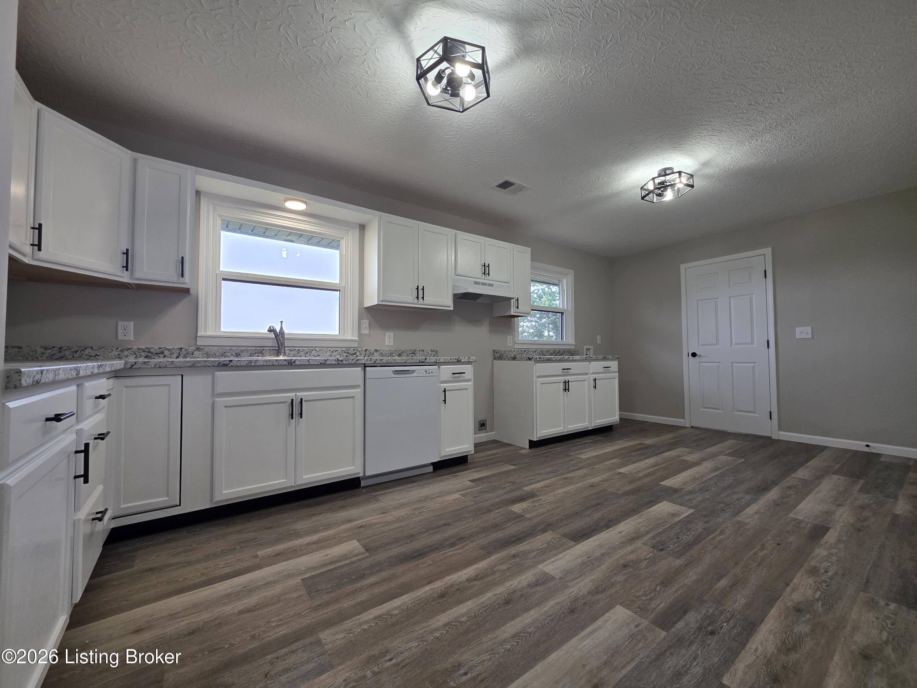 7792 Peonia Rd Property Photo 6