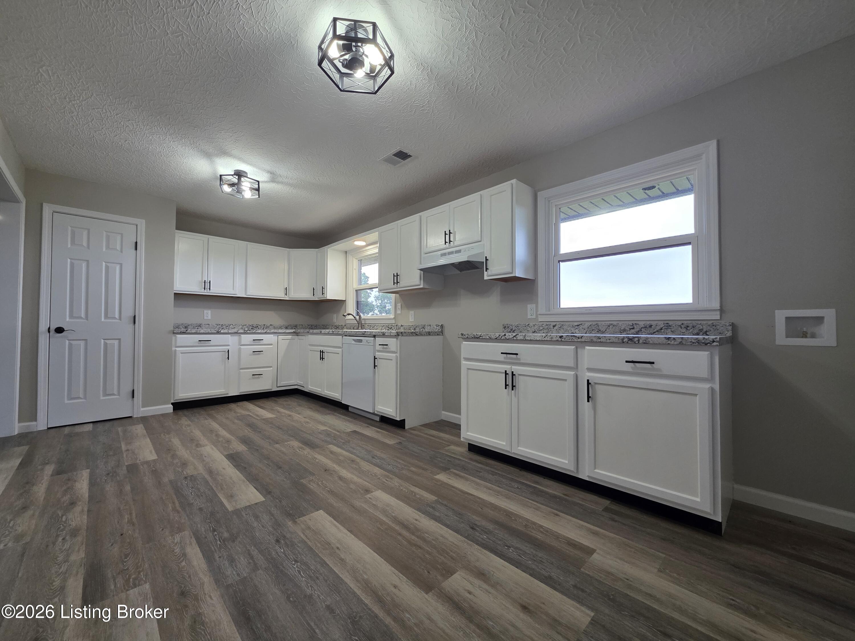 7792 Peonia Rd Property Photo 7