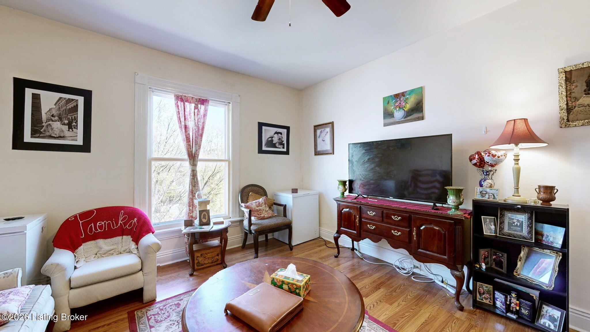 628 W Ormsby Ave Property Photo 10