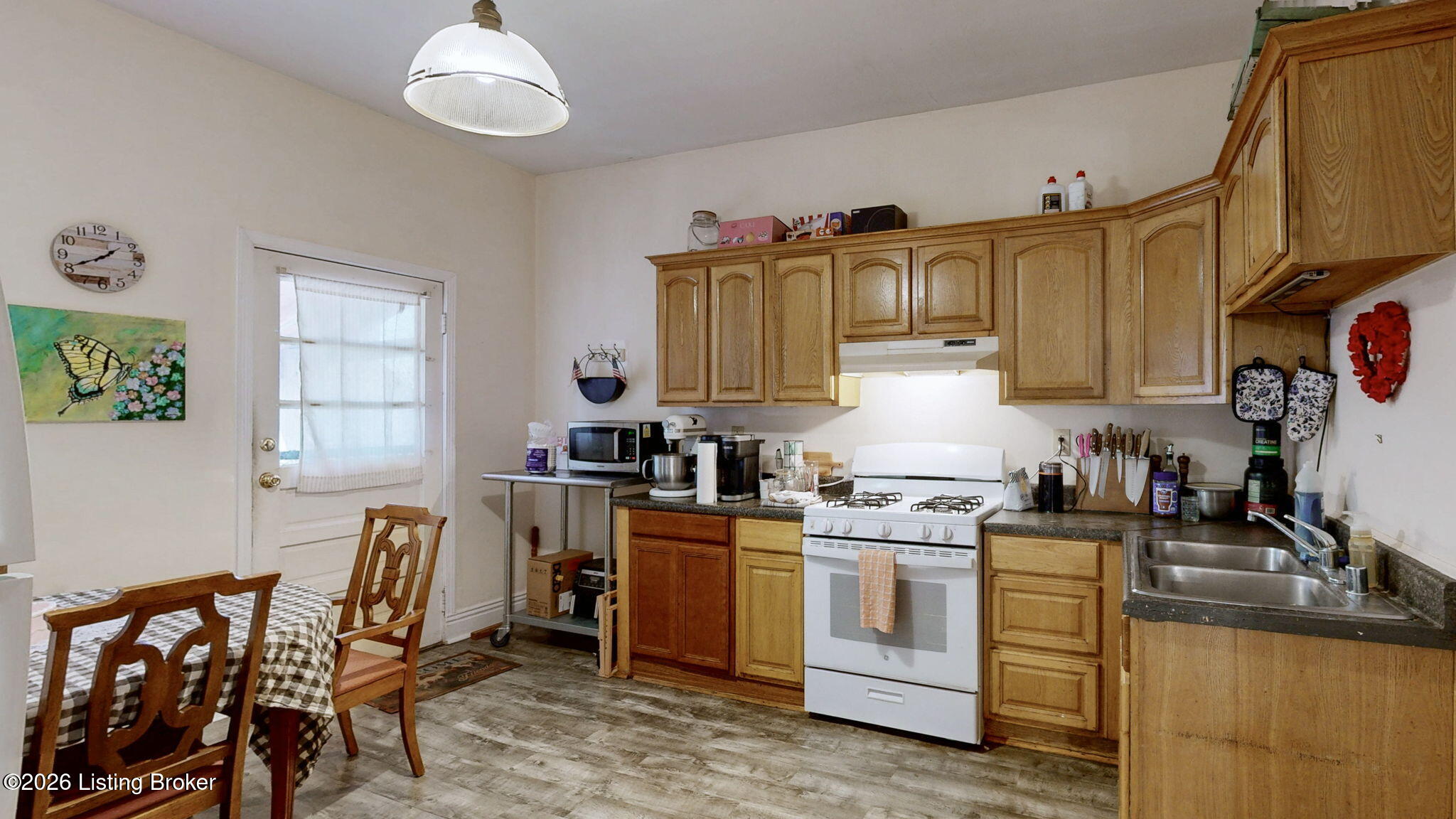 628 W Ormsby Ave Property Photo 11