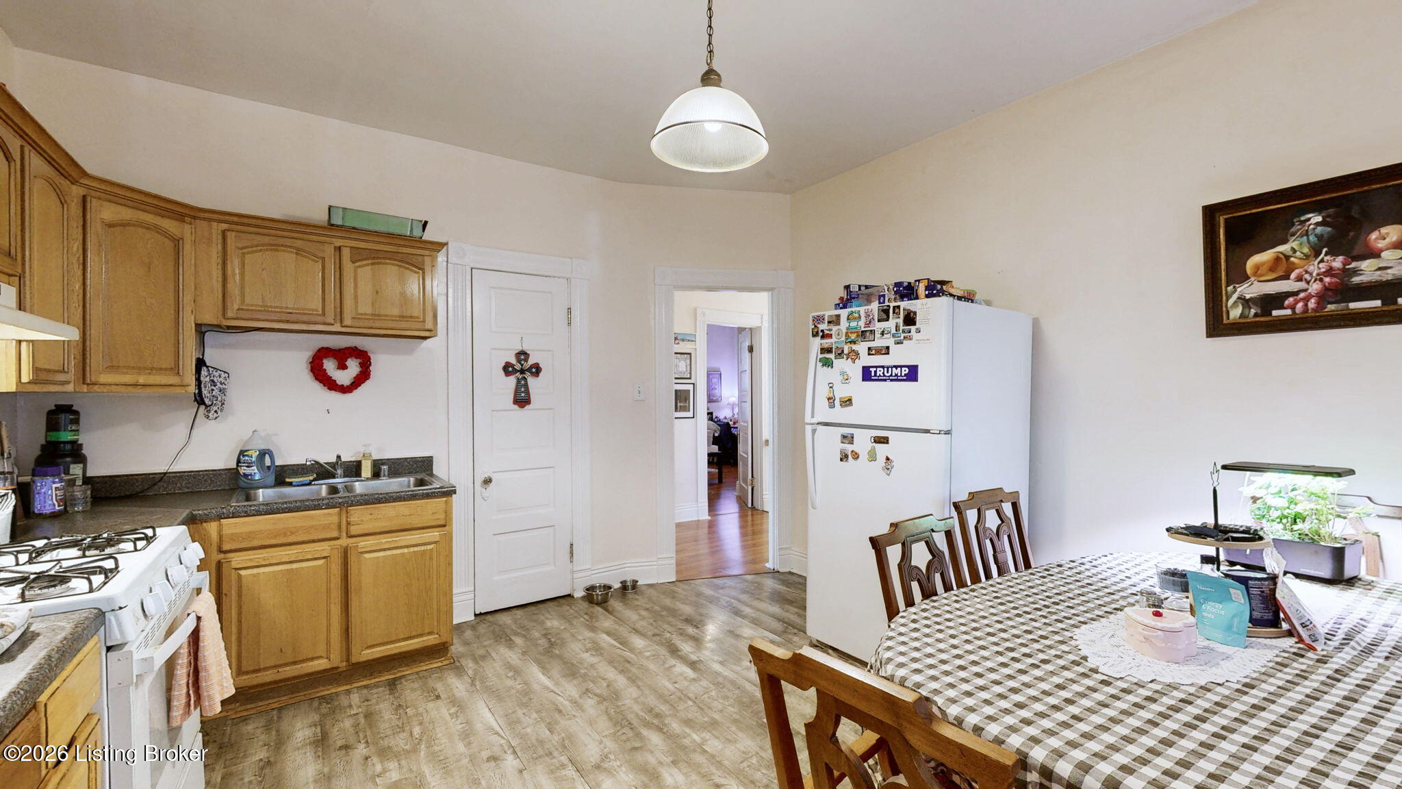 628 W Ormsby Ave Property Photo 13