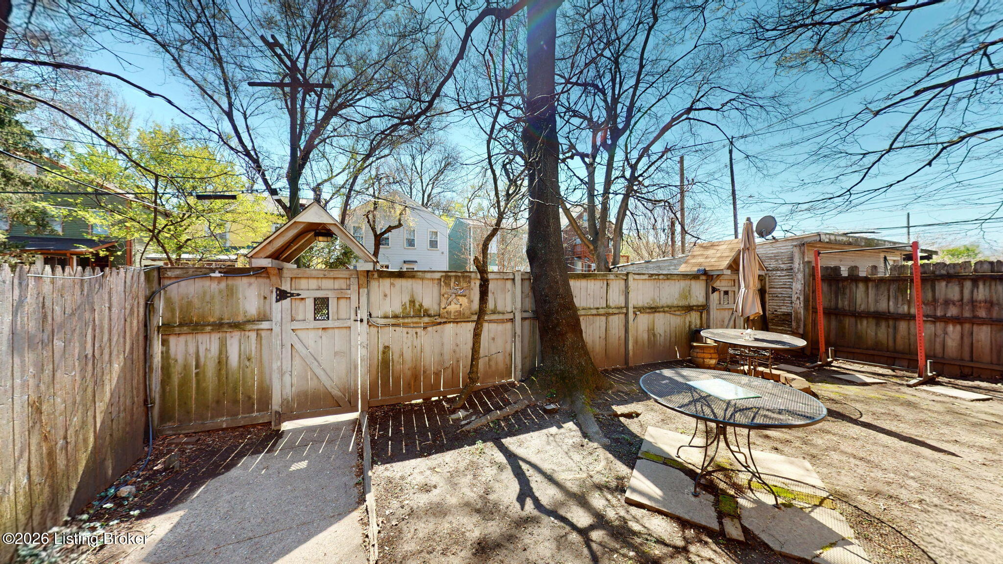 628 W Ormsby Ave Property Photo 33