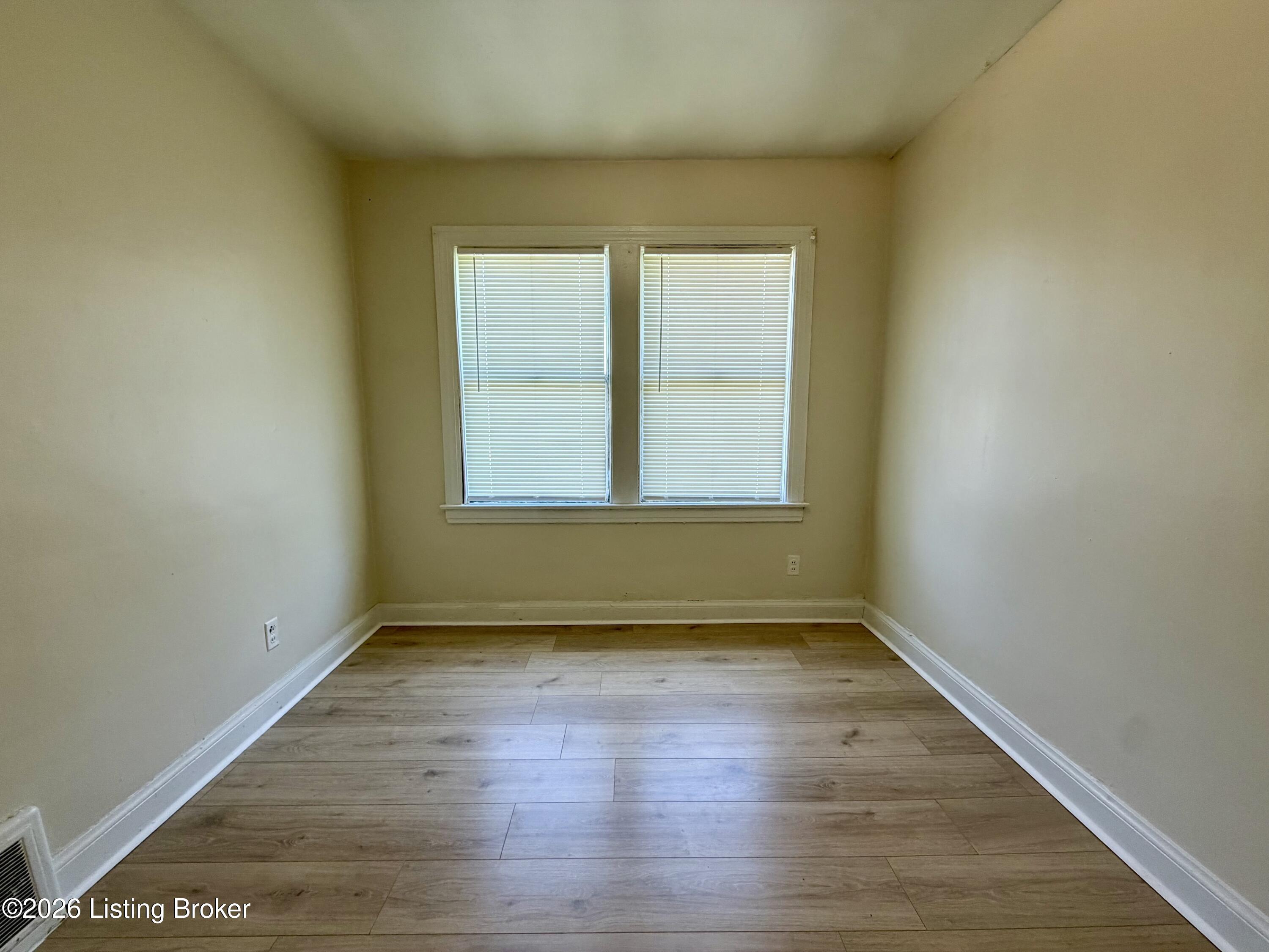 4309 Elliott Ave 4 Property Photo 6
