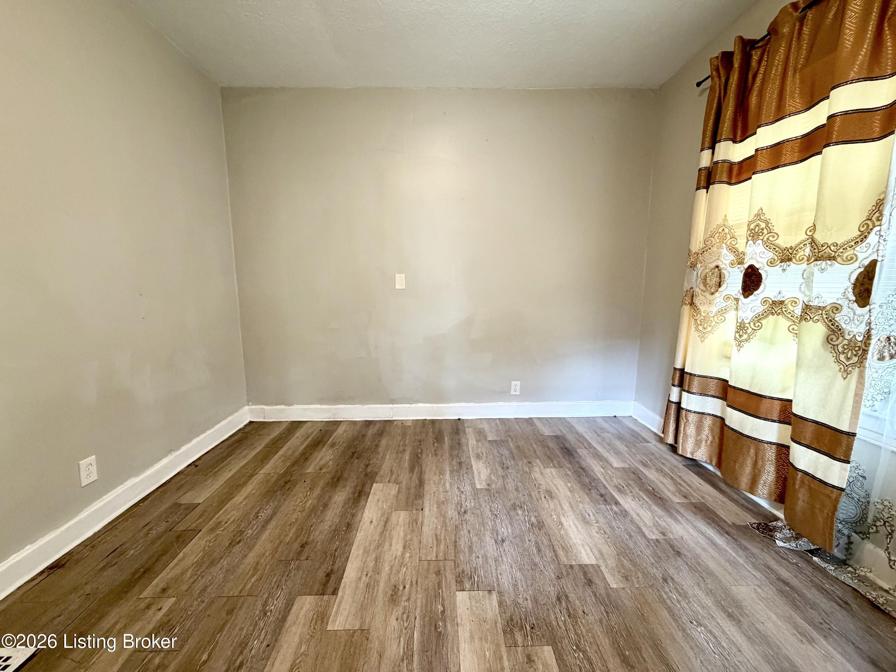 1456 Beech St Property Photo 6