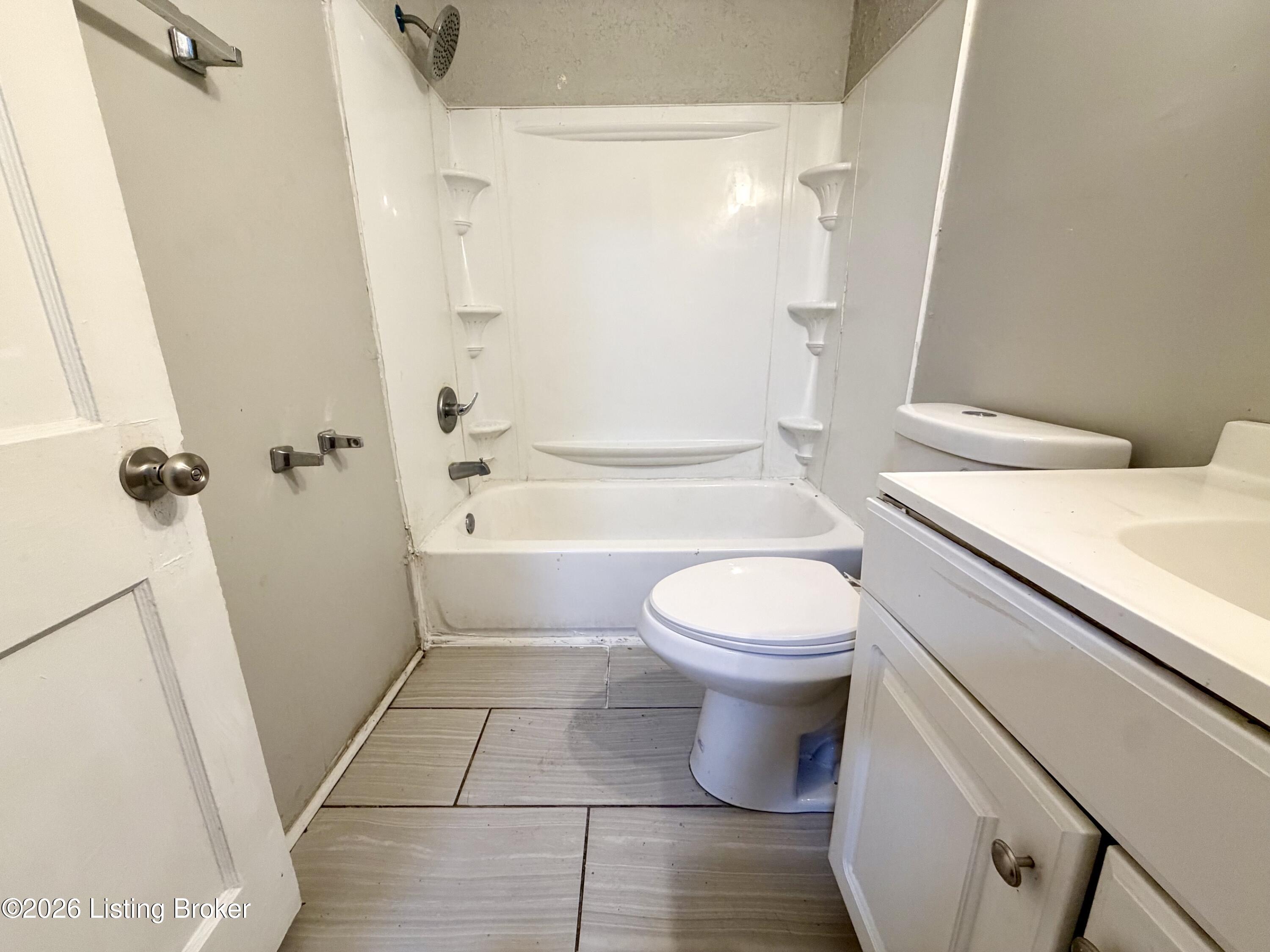 1456 Beech St Property Photo 9
