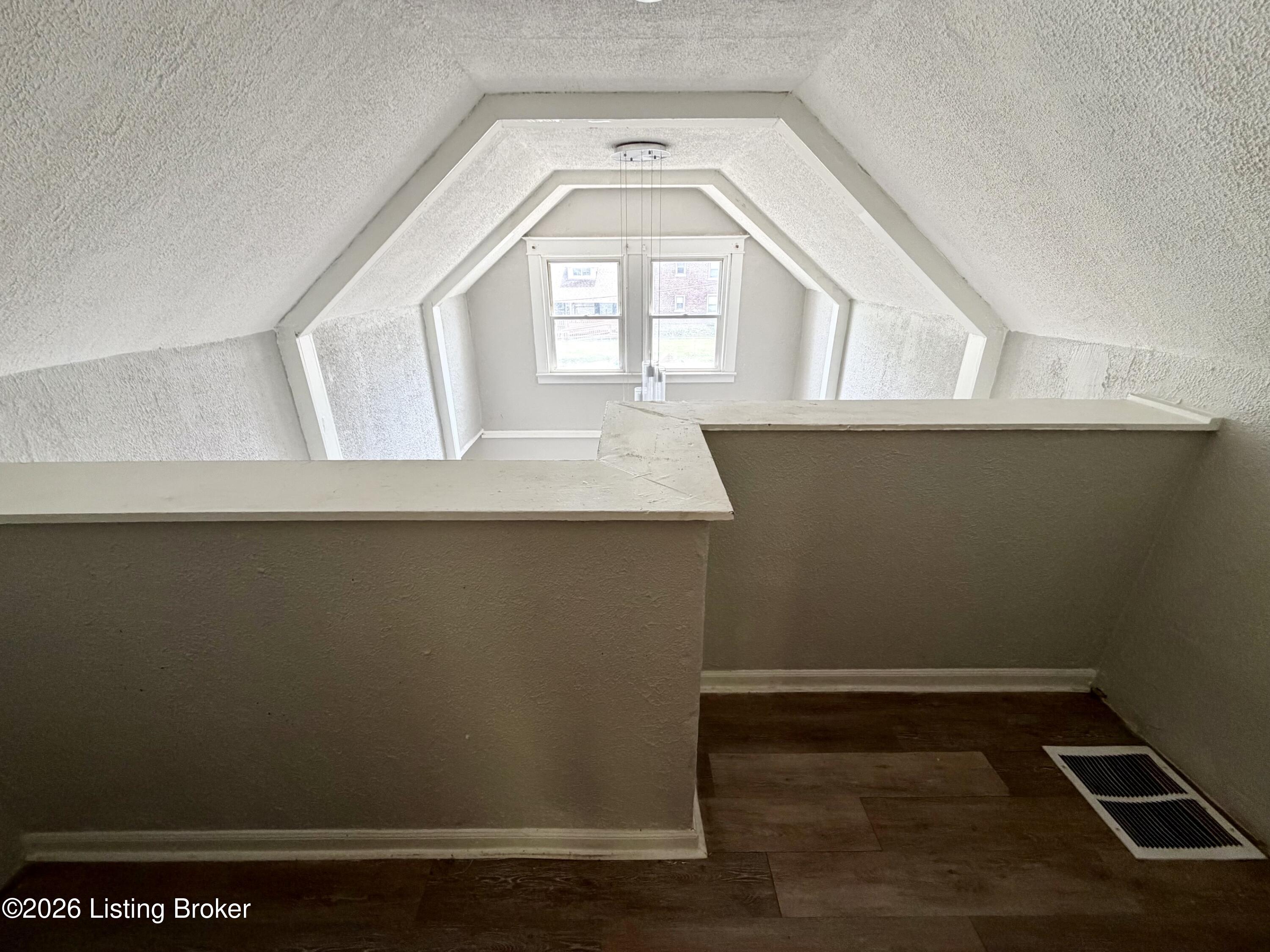 1456 Beech St Property Photo 11