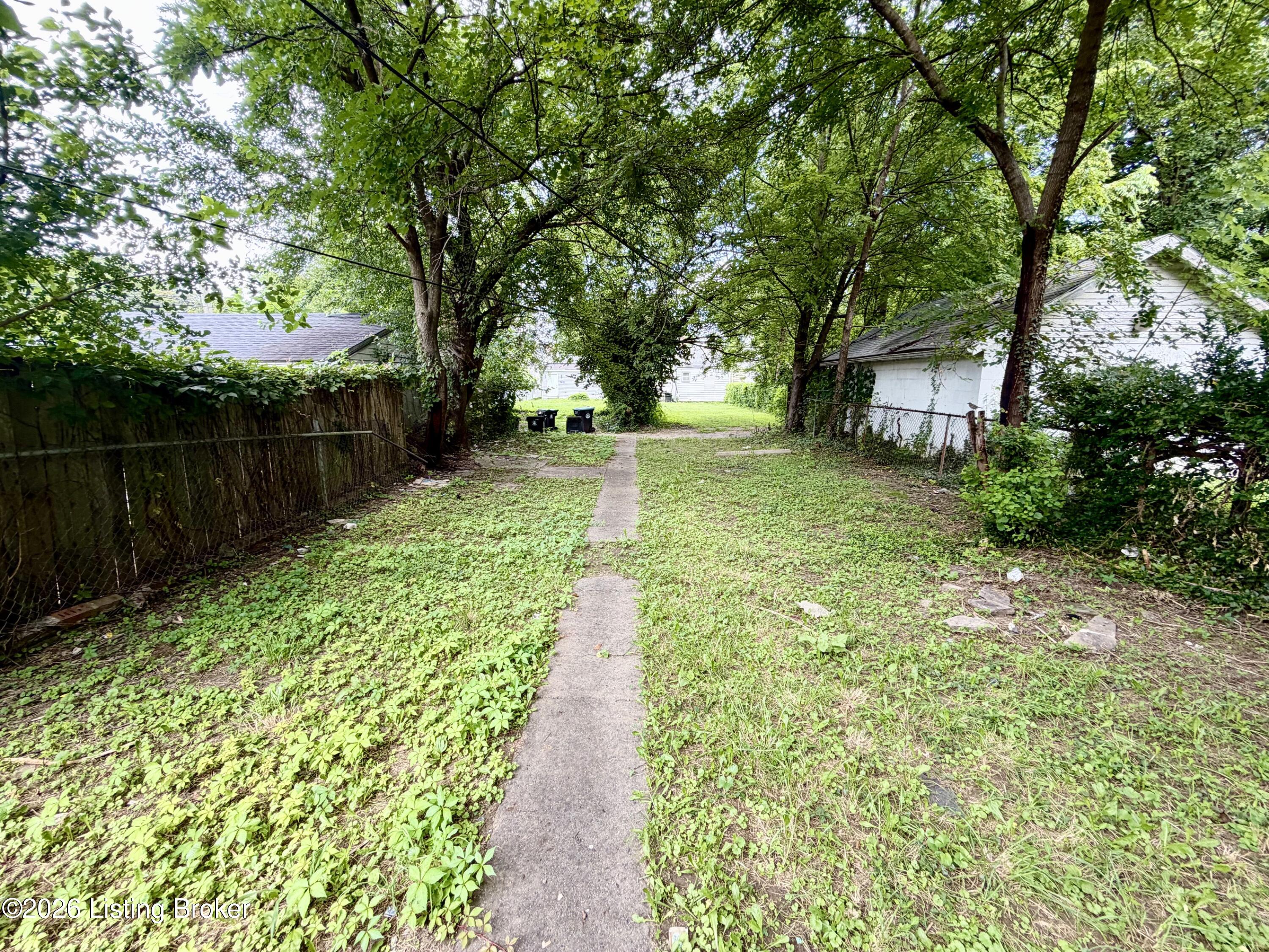 1456 Beech St Property Photo 13
