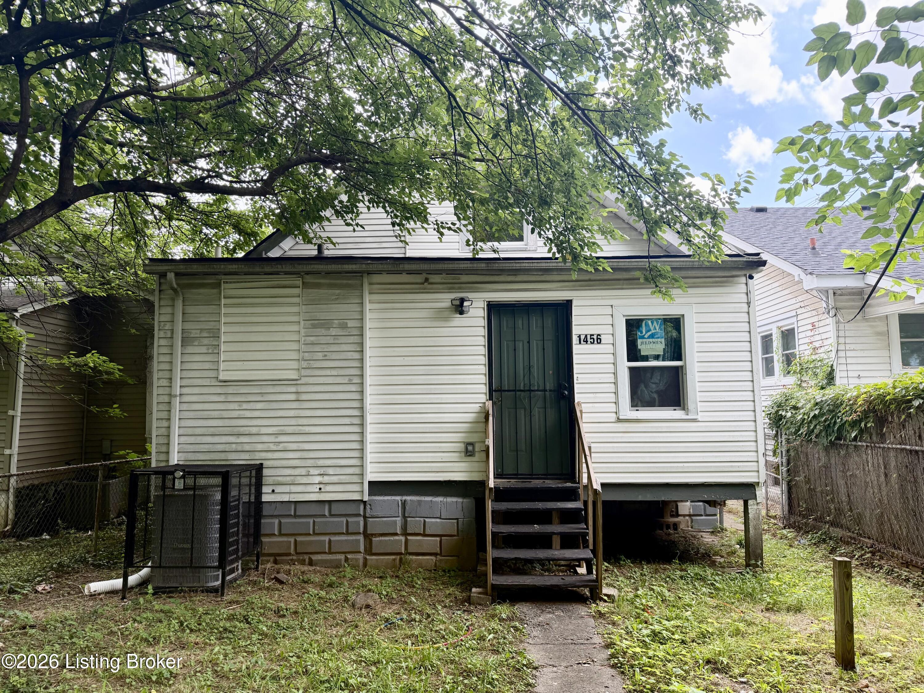 1456 Beech St Property Photo 14