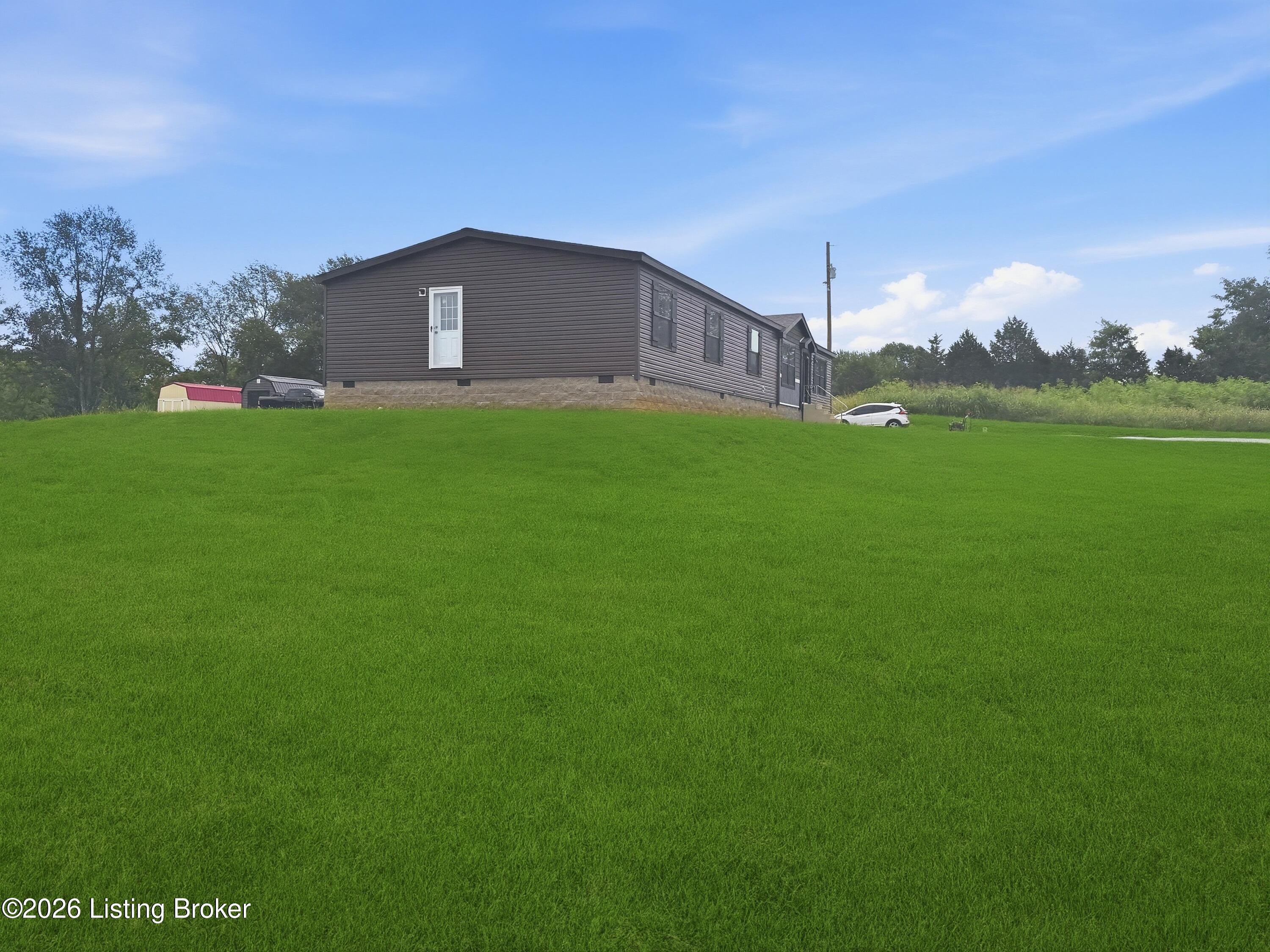 110 Laverne Ln Property Photo 3