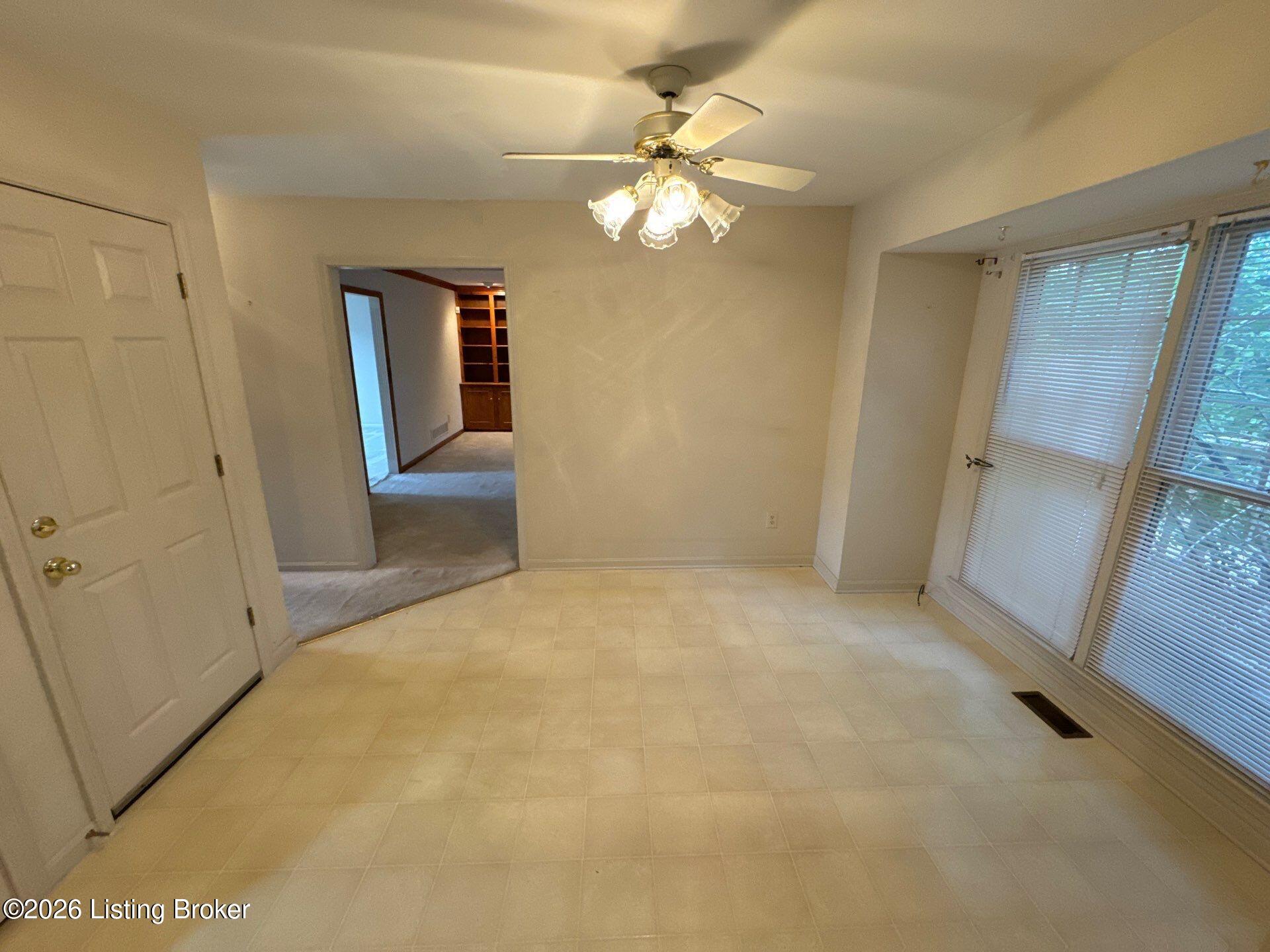 10985 Eagles Cove Dr Property Photo 5