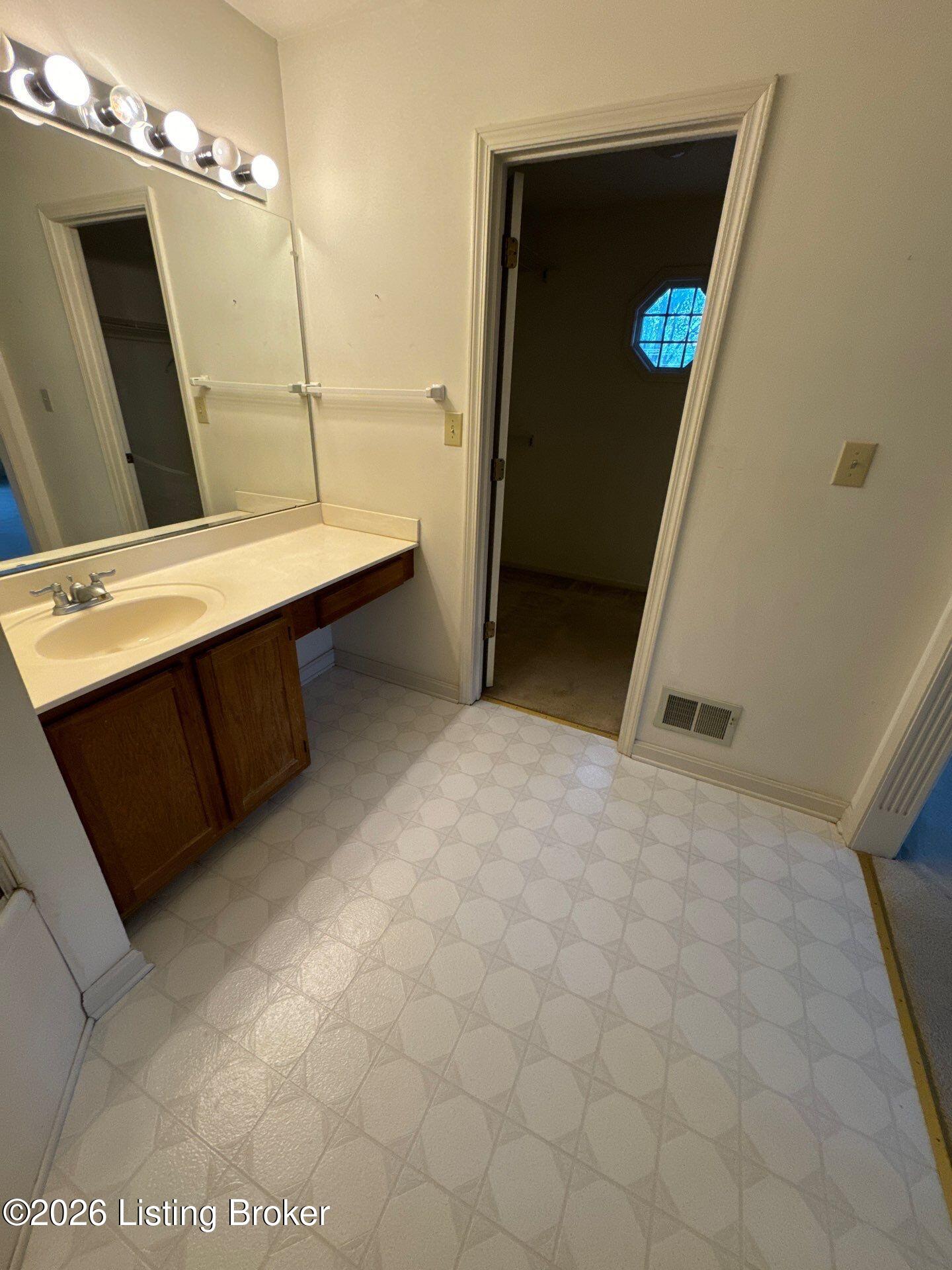 10985 Eagles Cove Dr Property Photo 21