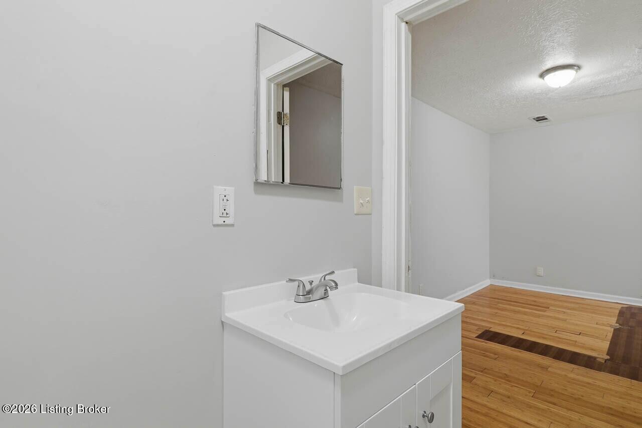 3944 S 3rd St Property Photo 17