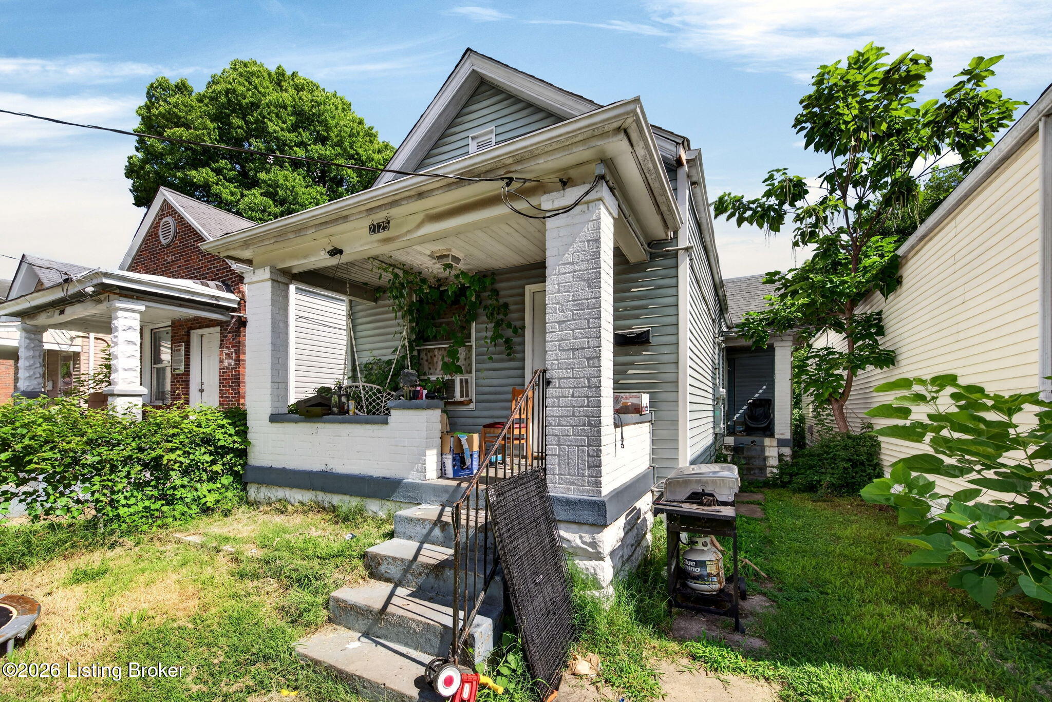 2125 Wilson Ave Property Photo 1