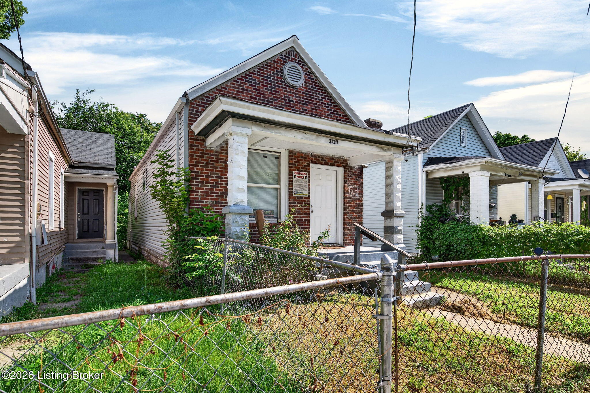2112 W Madison St Property Photo 4
