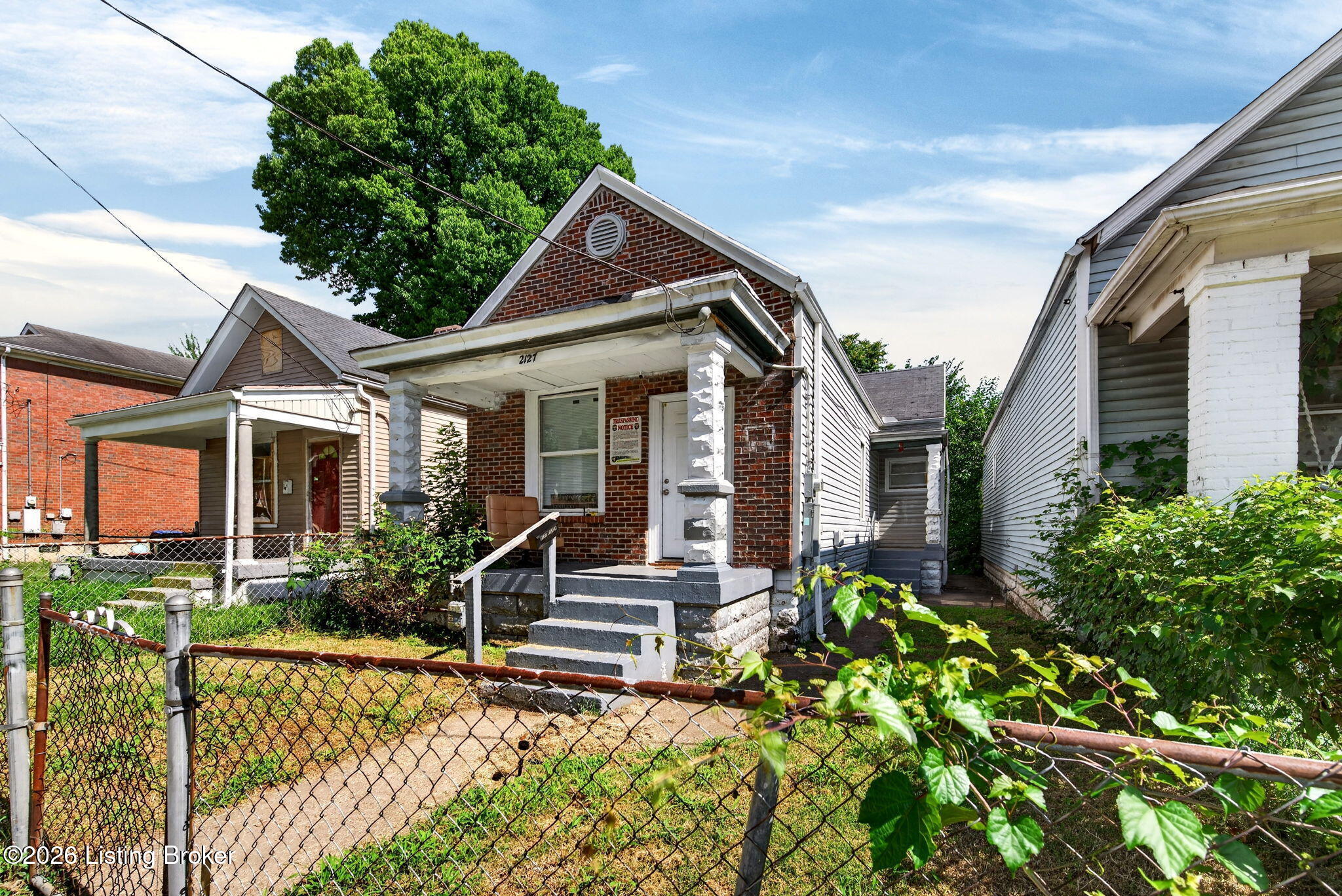 2112 W Madison St Property Photo 5