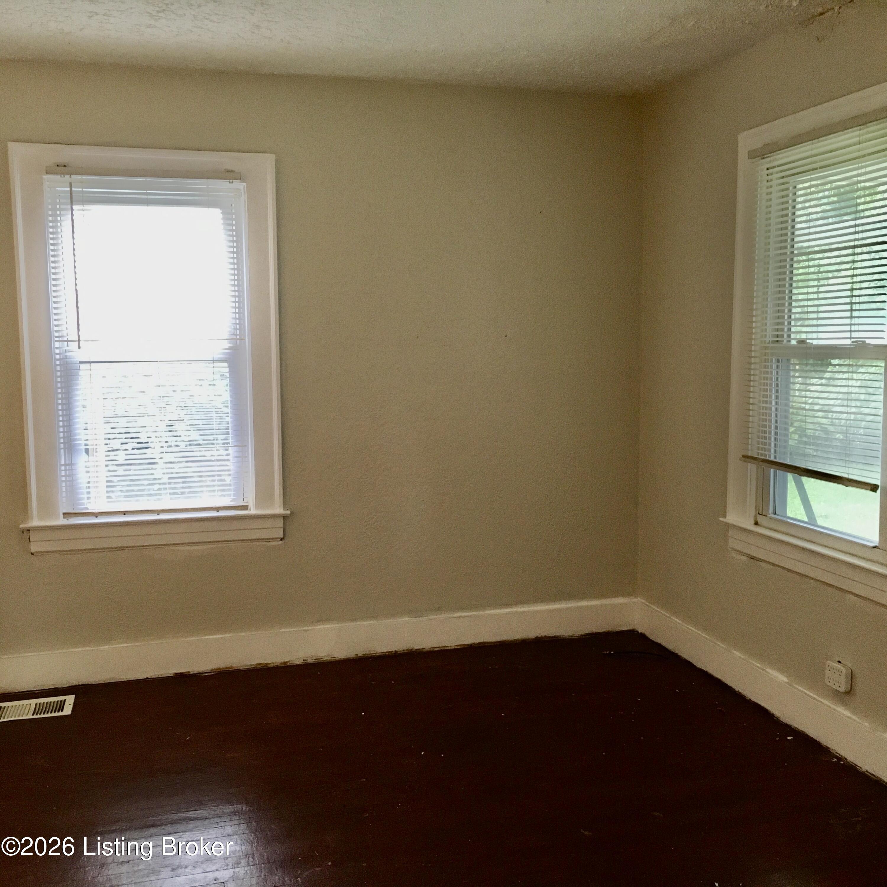5111 Terry Rd Property Photo 3