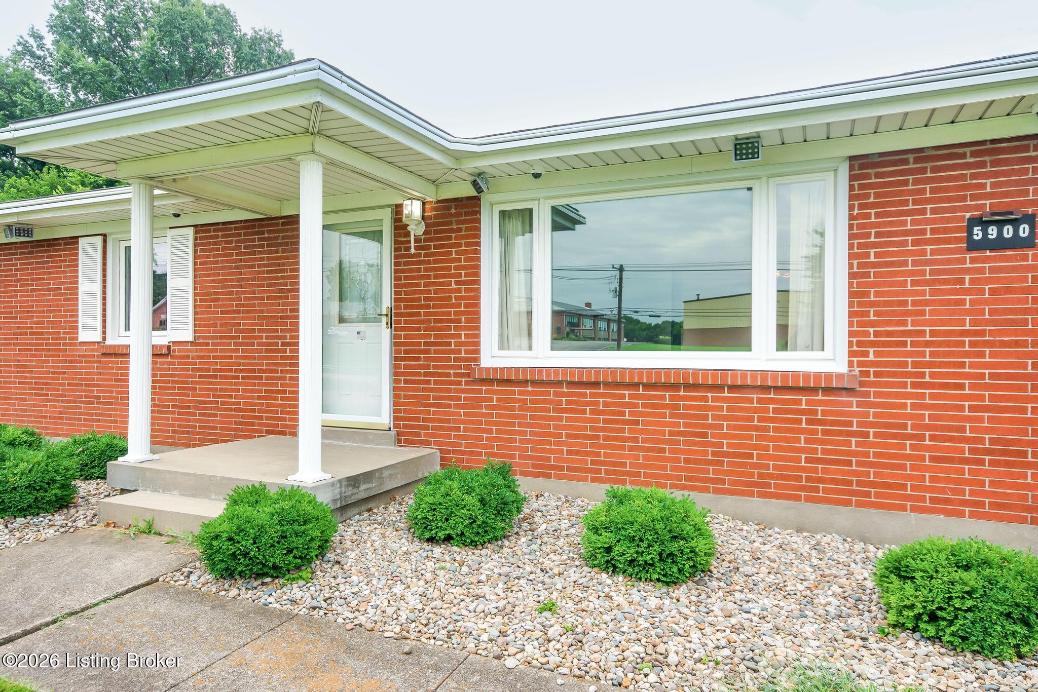 5900 Outer Loop Property Photo 8
