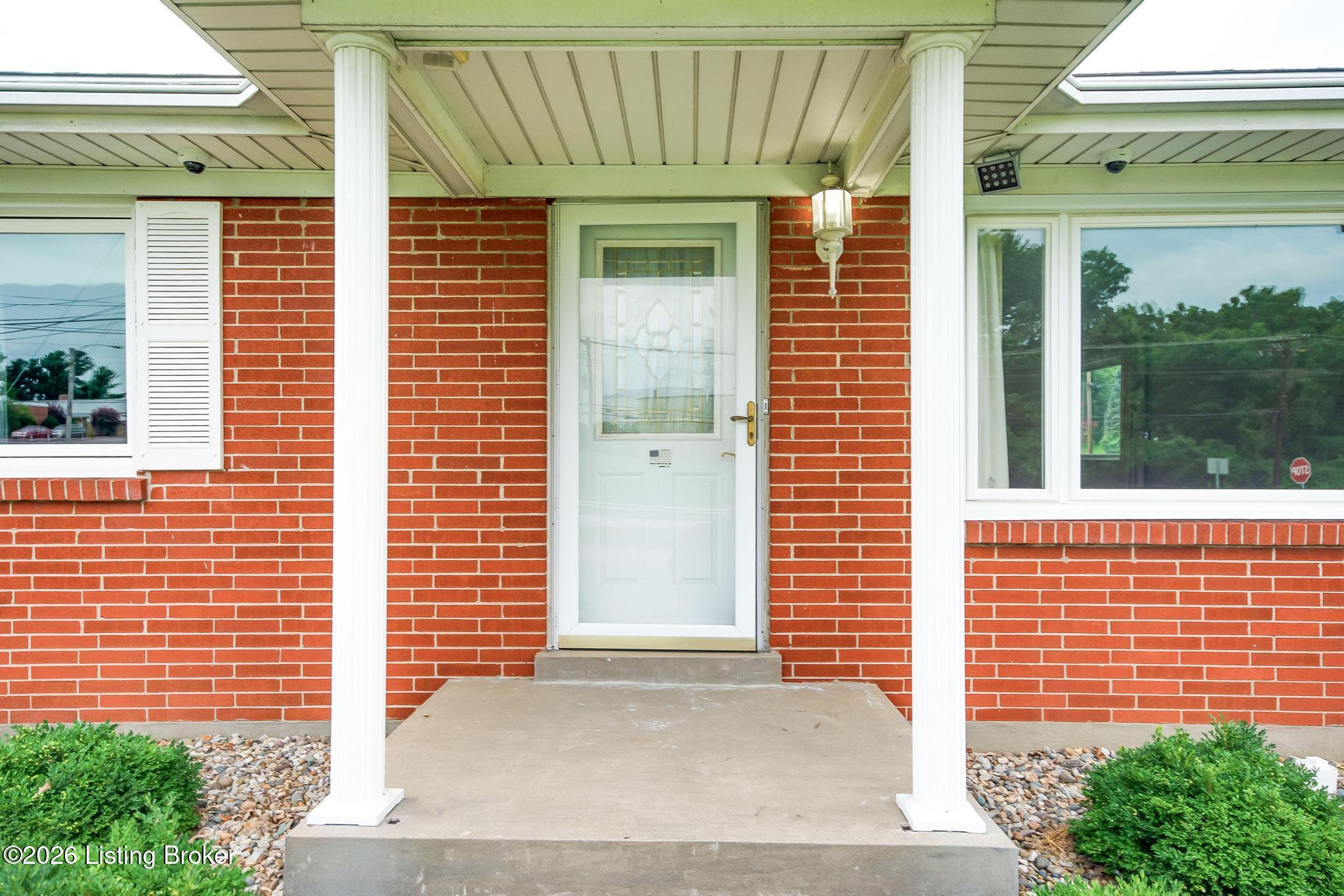 5900 Outer Loop Property Photo 9