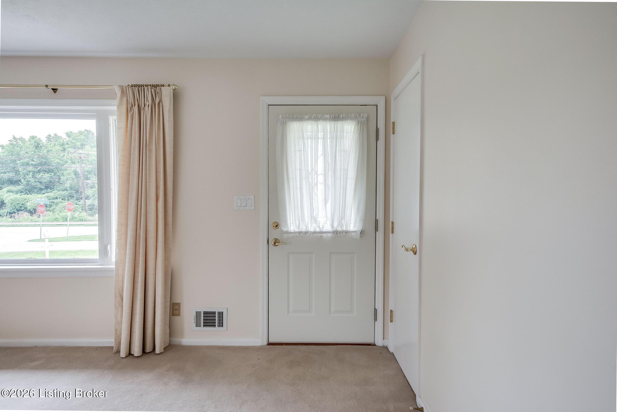 5900 Outer Loop Property Photo 11