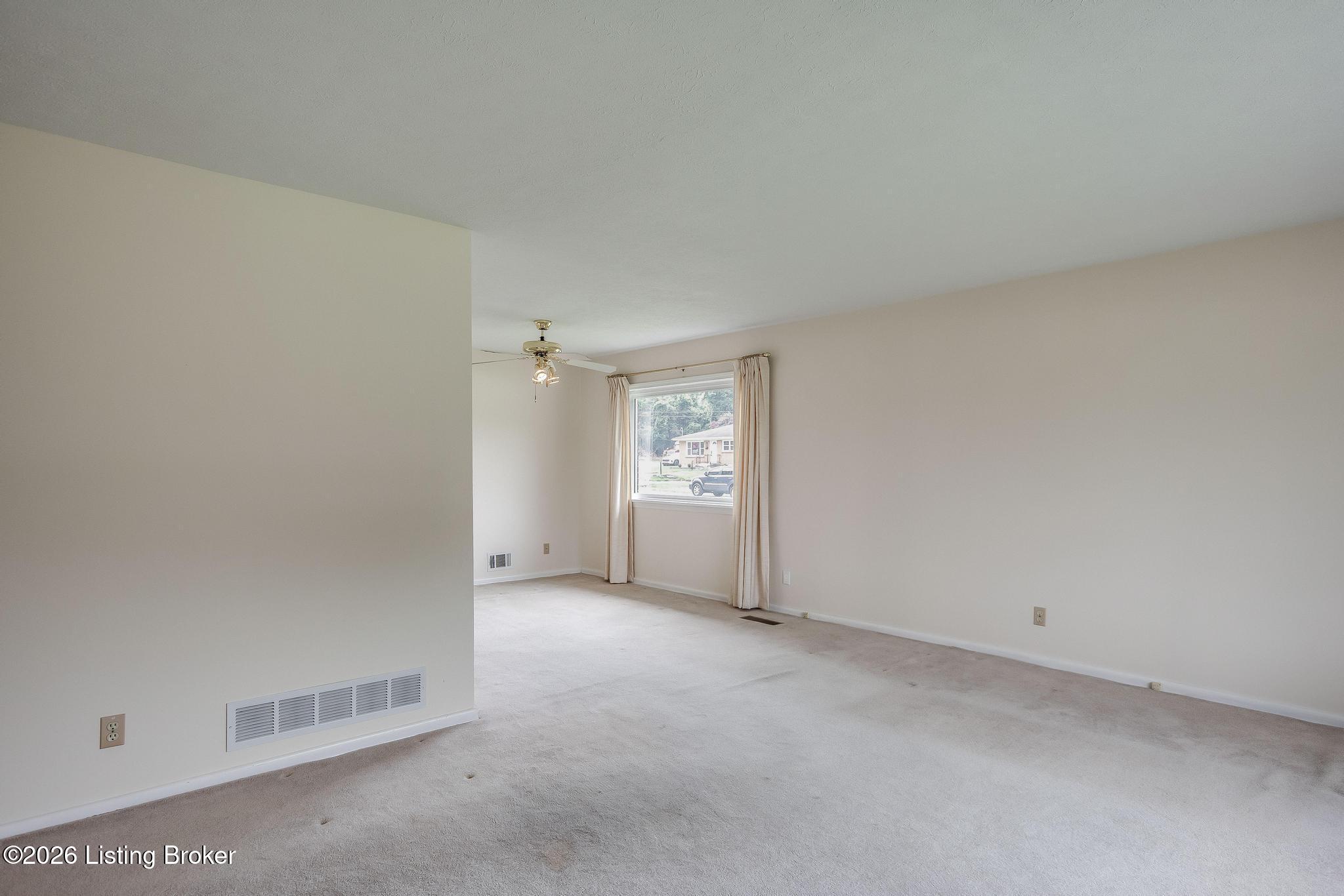 5900 Outer Loop Property Photo 15