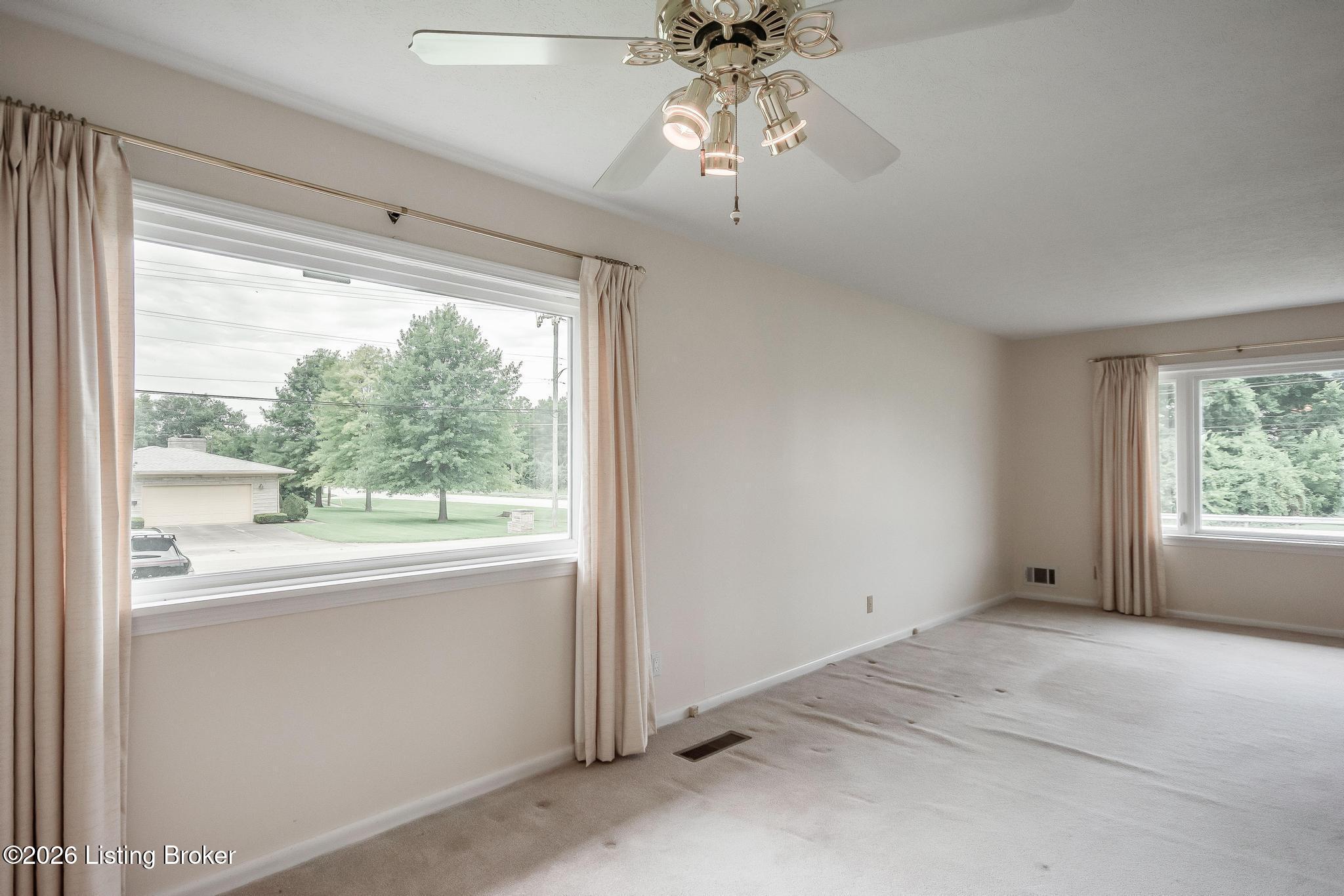 5900 Outer Loop Property Photo 17