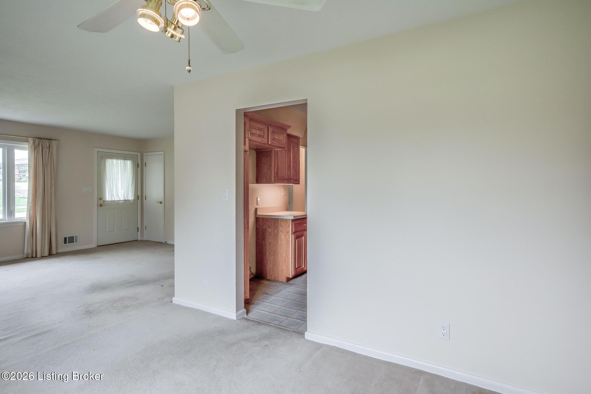 5900 Outer Loop Property Photo 18