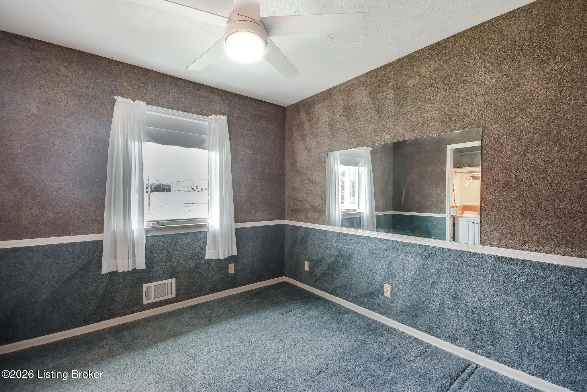 5900 Outer Loop Property Photo 29