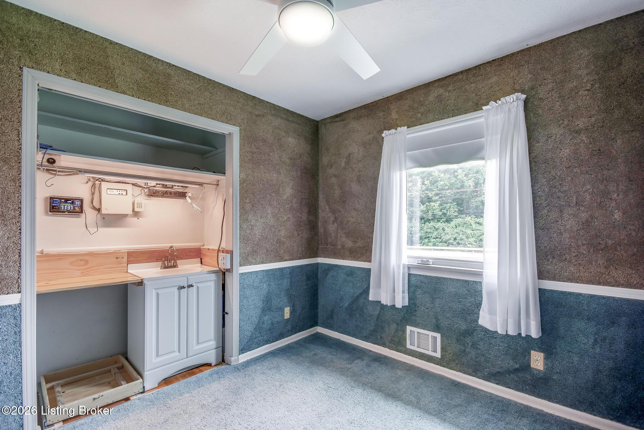 5900 Outer Loop Property Photo 30