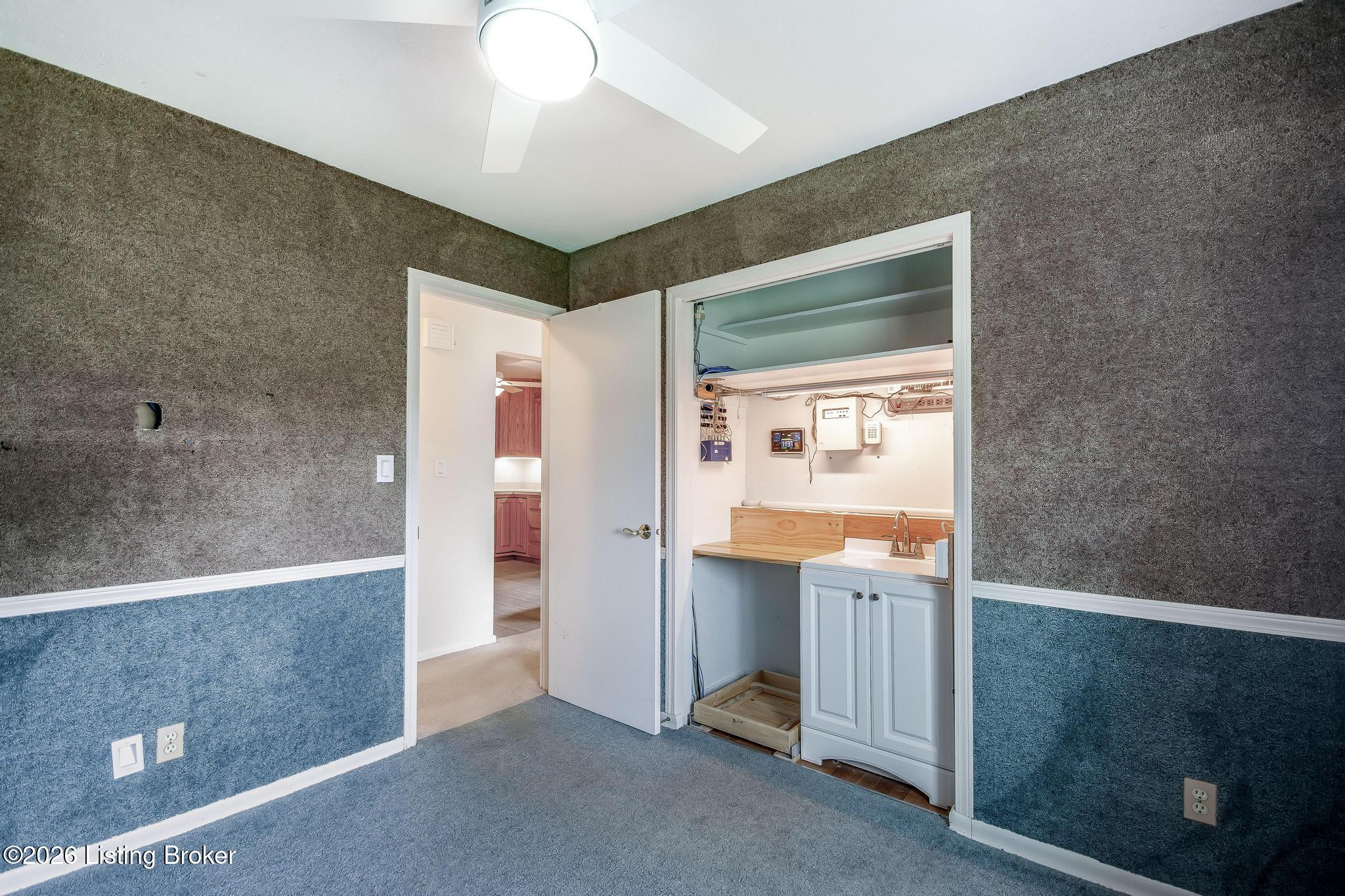 5900 Outer Loop Property Photo 31