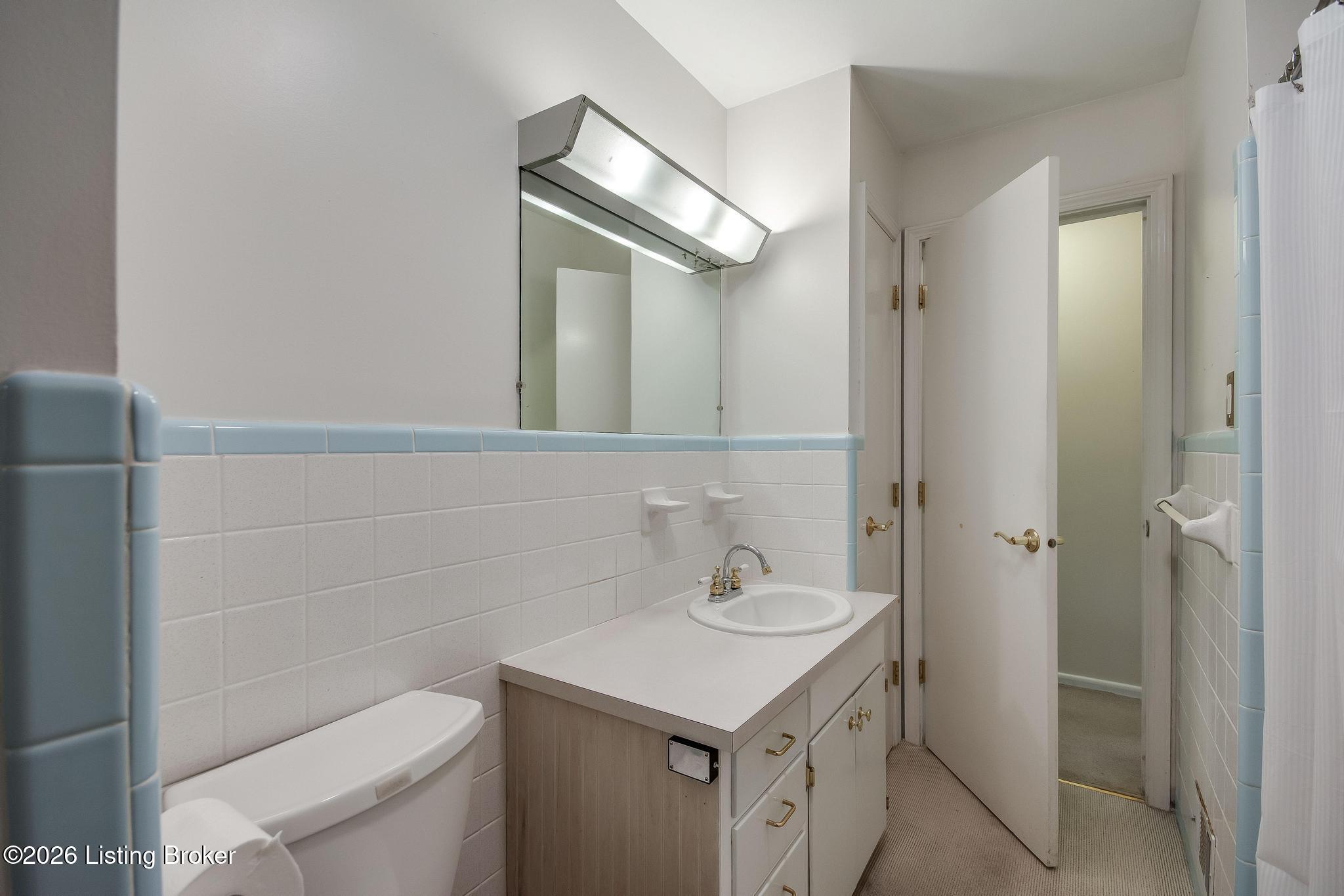 5900 Outer Loop Property Photo 33