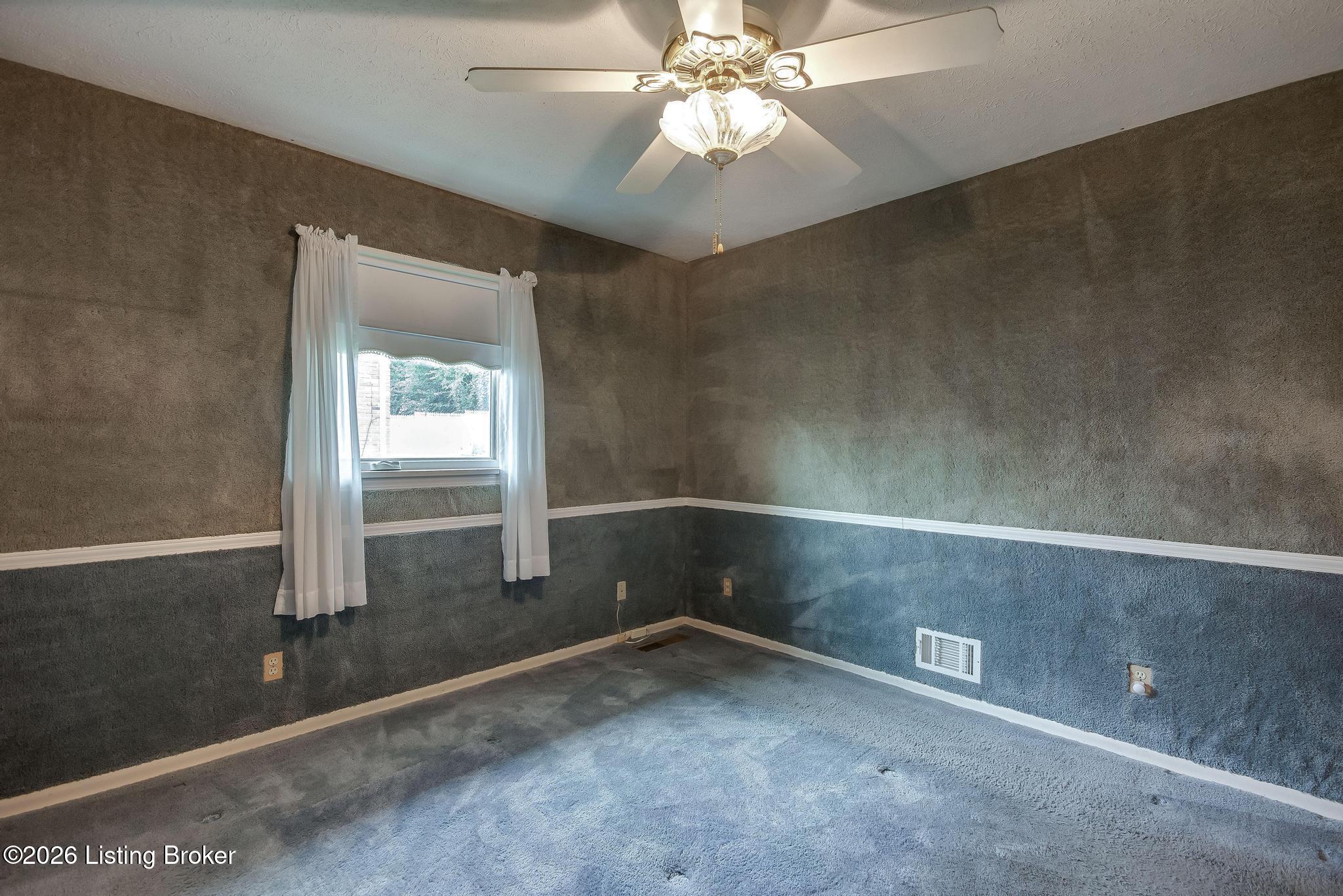 5900 Outer Loop Property Photo 38