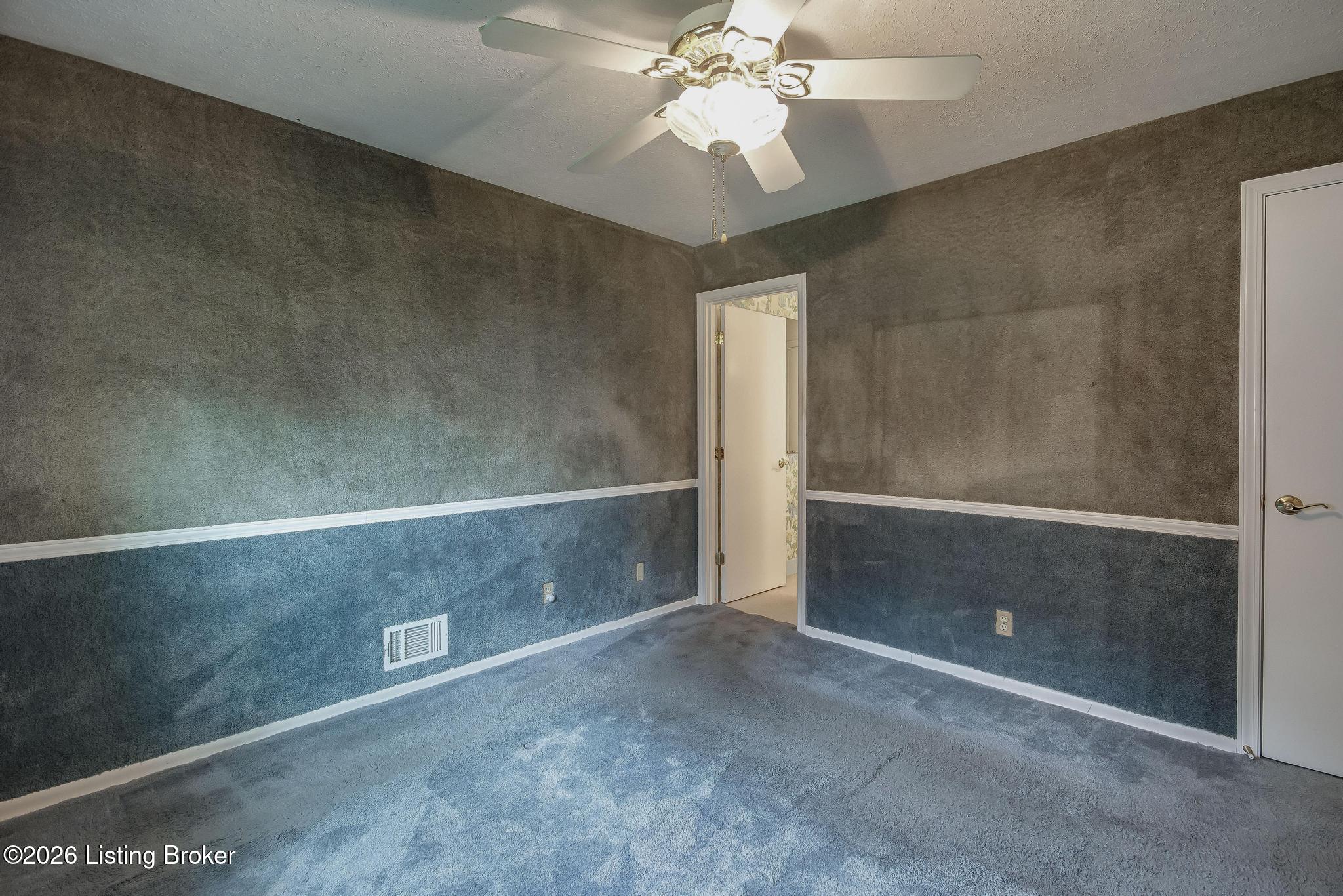 5900 Outer Loop Property Photo 39