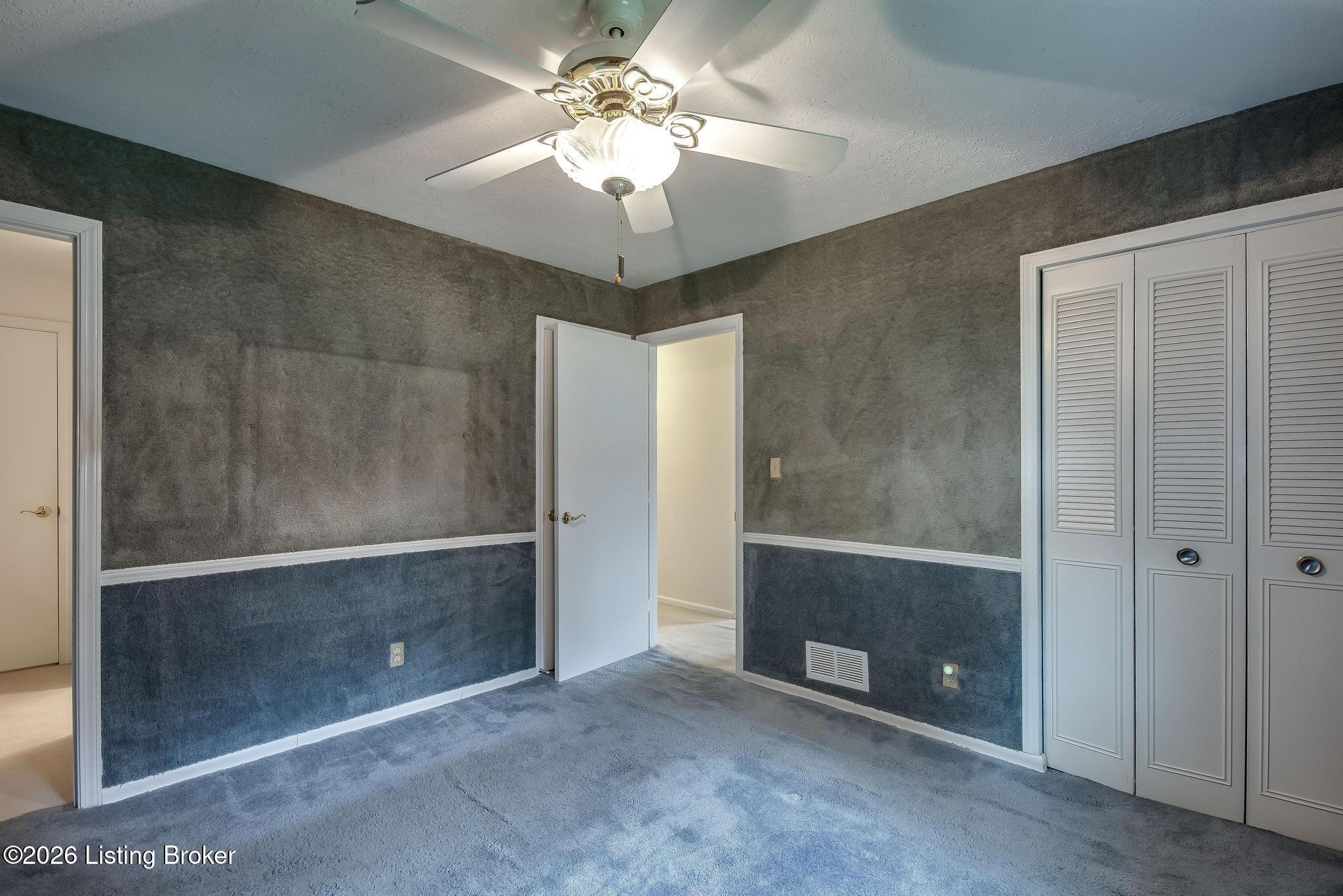 5900 Outer Loop Property Photo 40