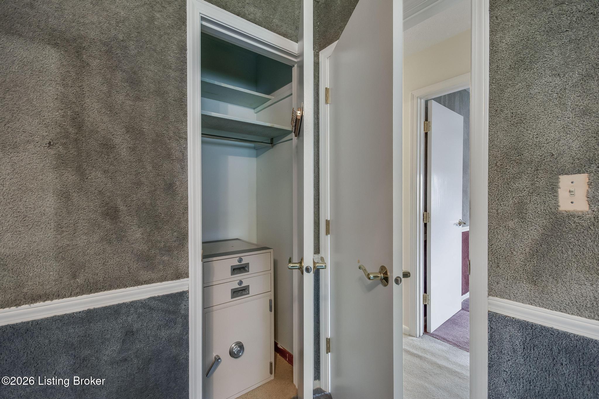 5900 Outer Loop Property Photo 41