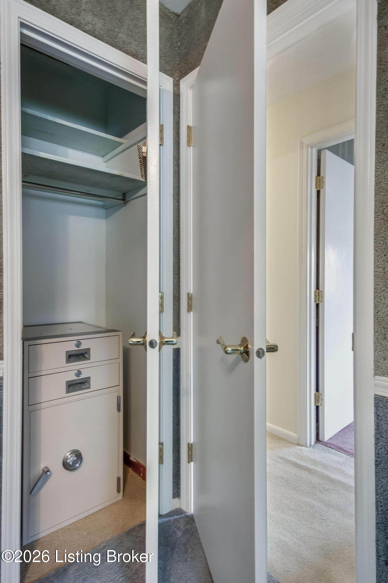 5900 Outer Loop Property Photo 42