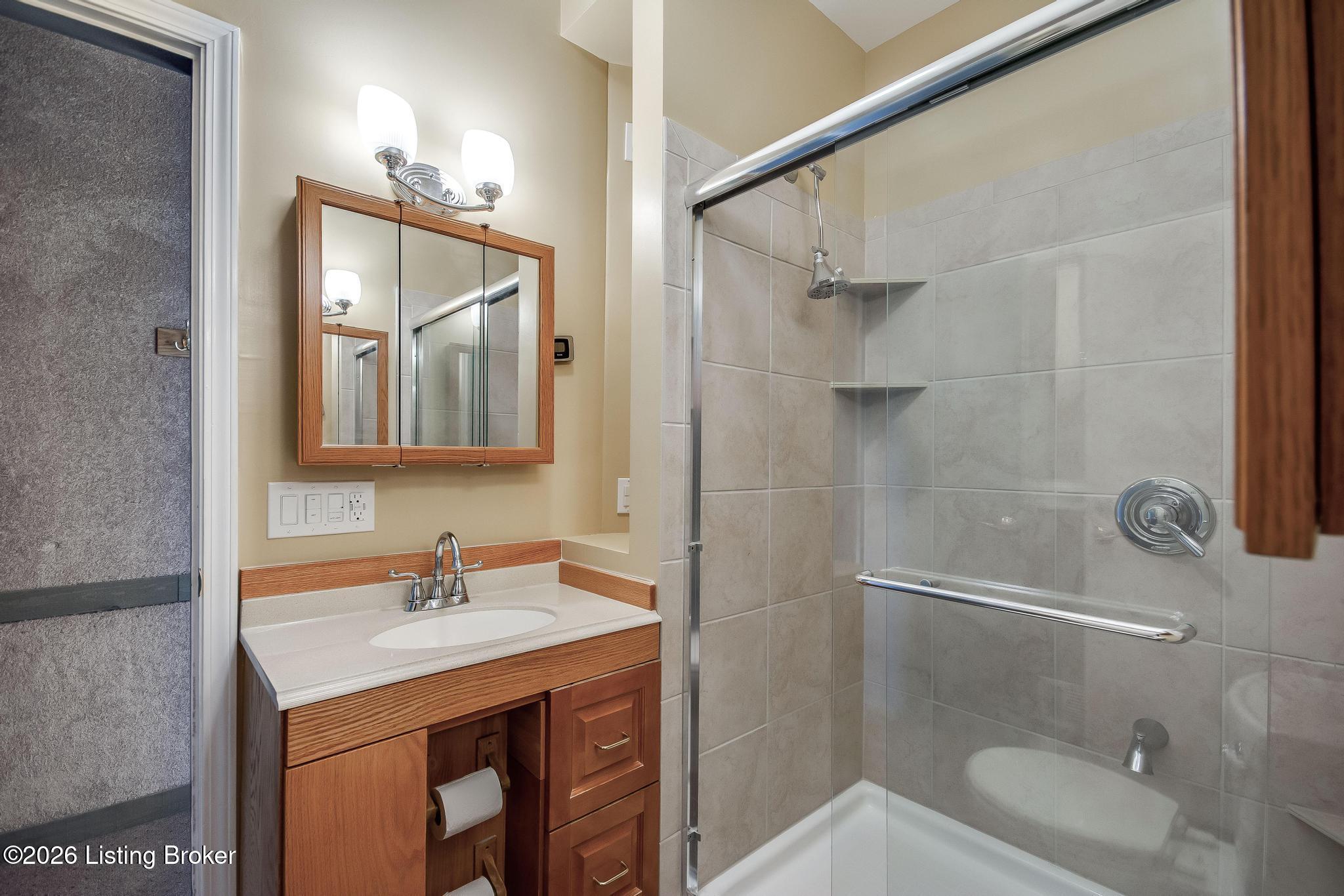 5900 Outer Loop Property Photo 58