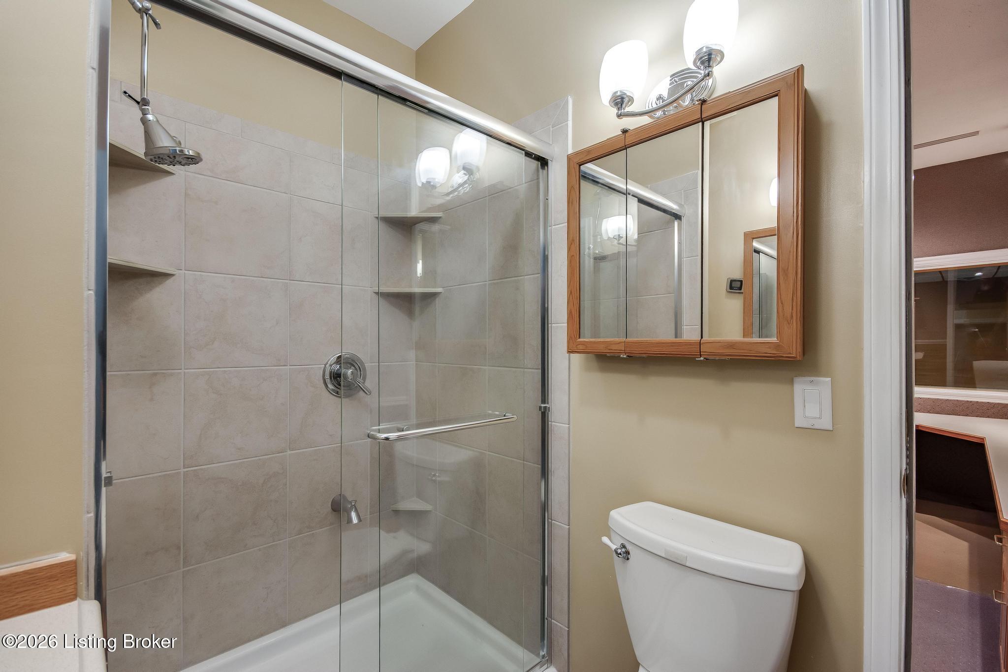 5900 Outer Loop Property Photo 59