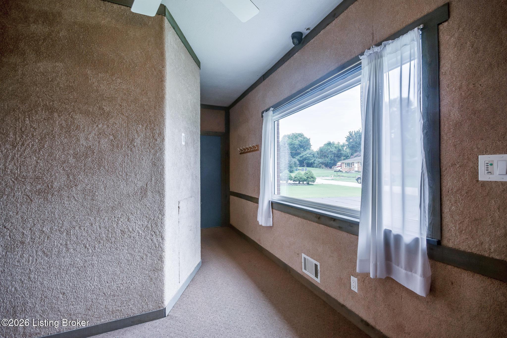 5900 Outer Loop Property Photo 60