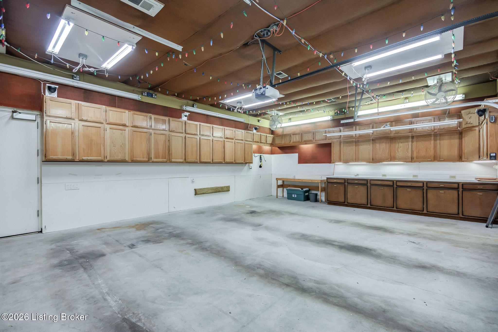 5900 Outer Loop Property Photo 64