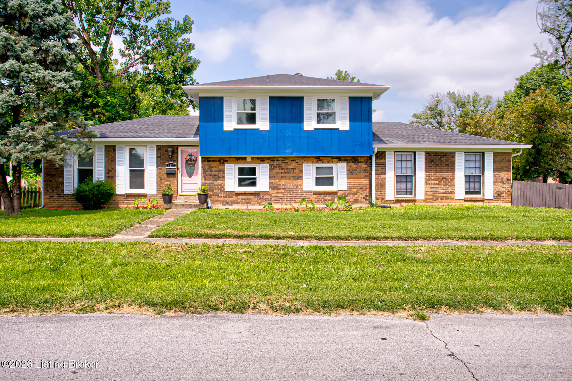 4430 Woodgate Ln