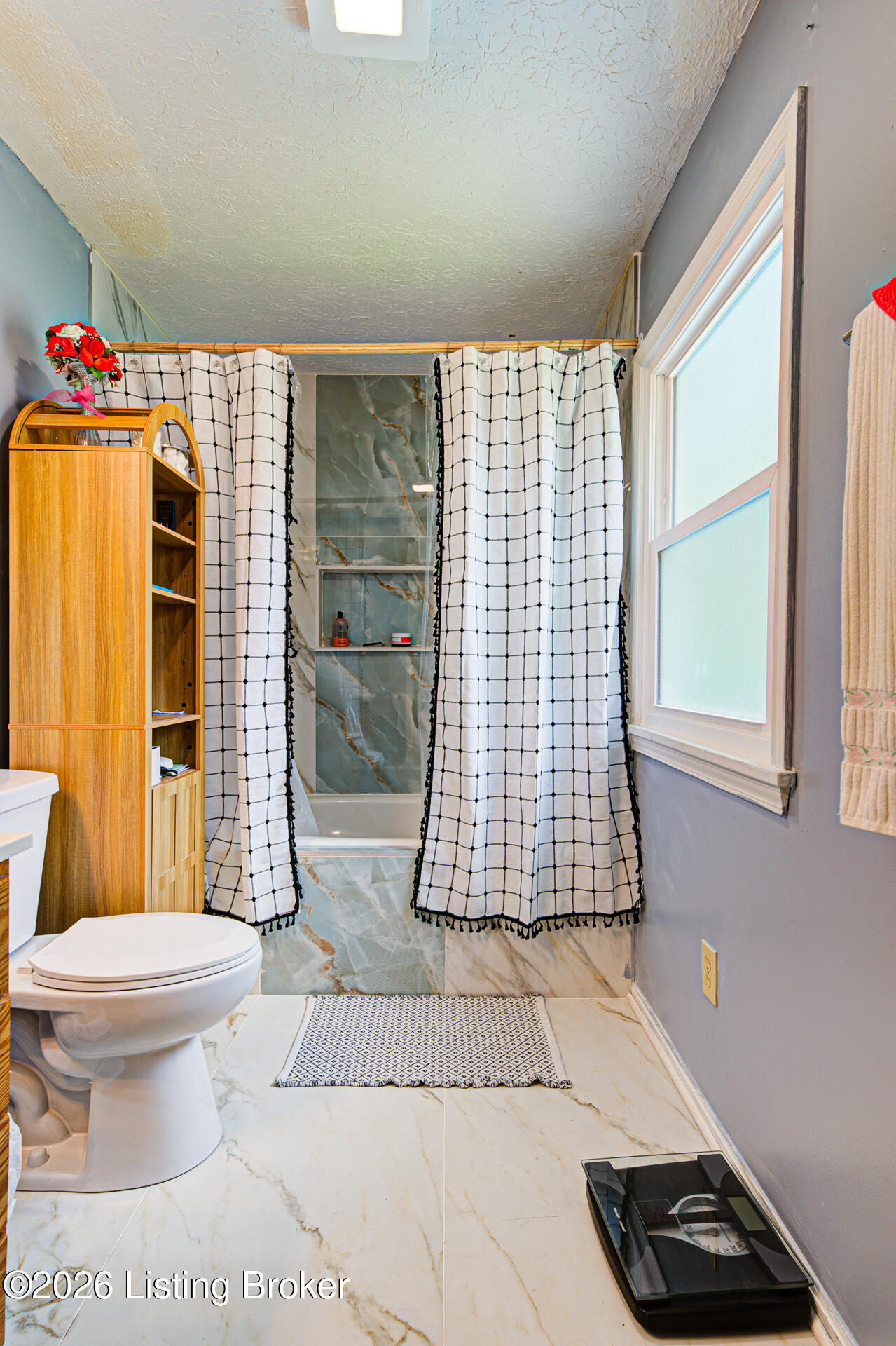 4430 Woodgate Ln Property Photo 19