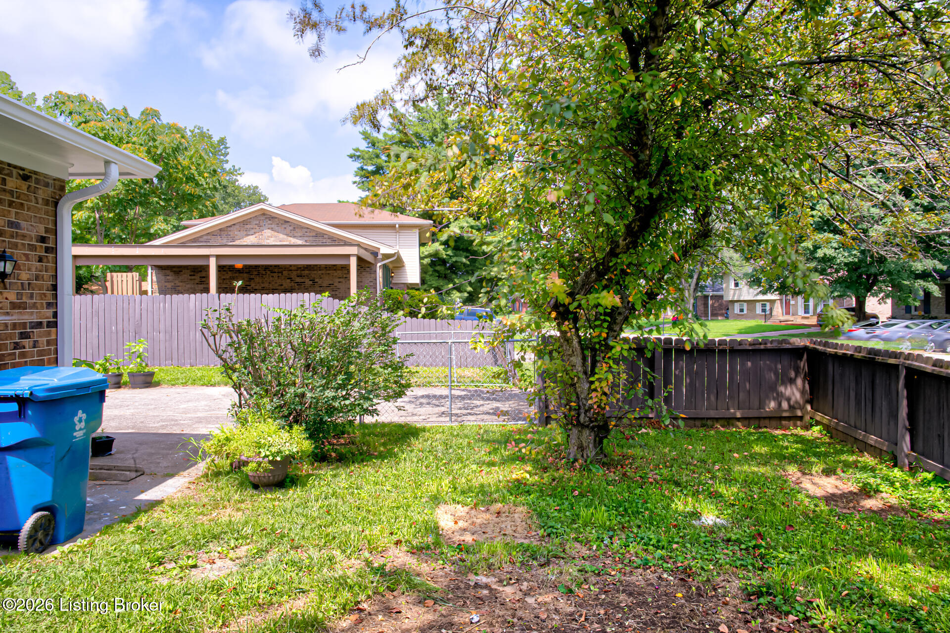 4430 Woodgate Ln Property Photo 28